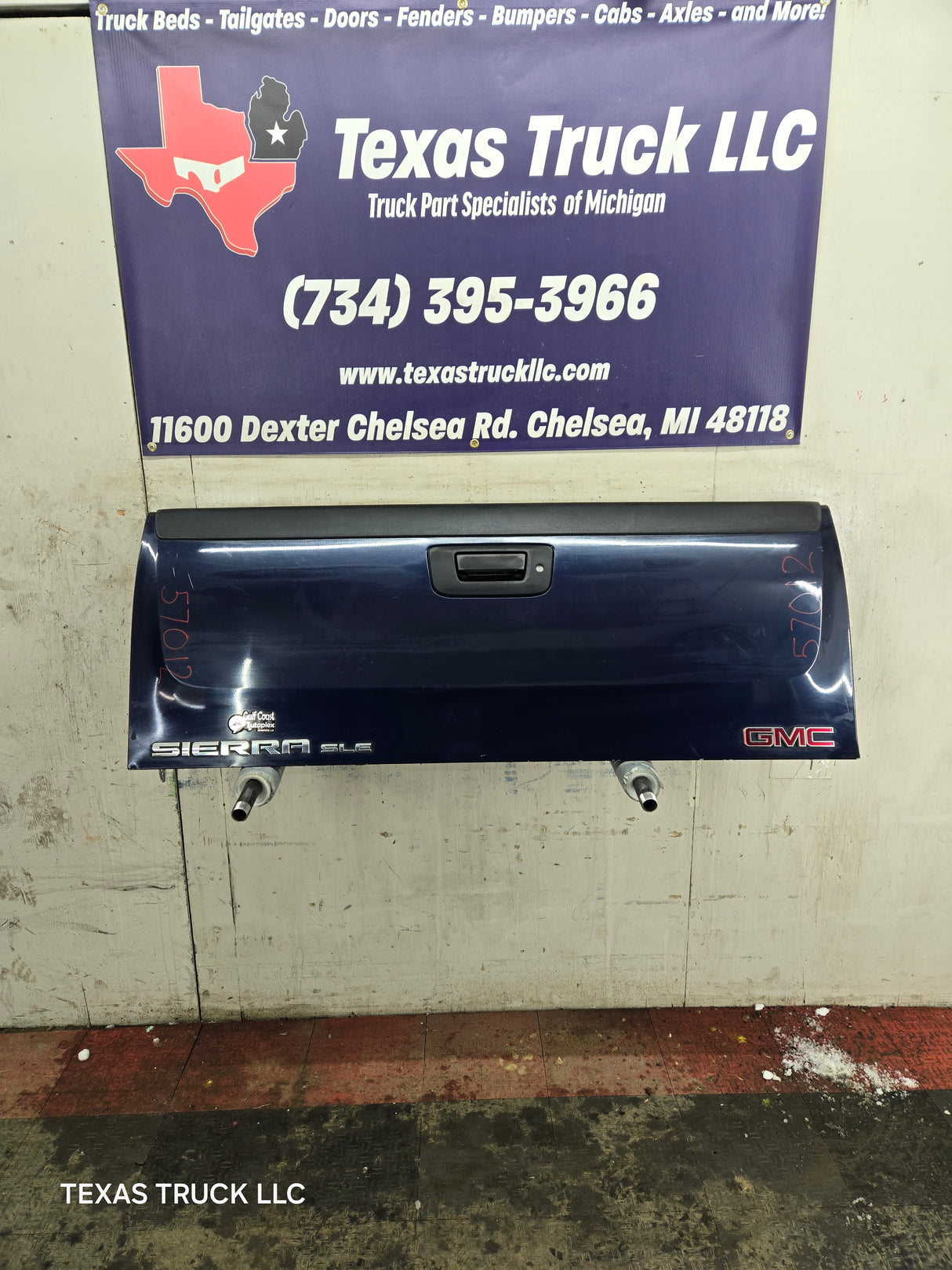 2007-2013 Chevrolet Silverado / GMC Sierra 1500 2500 3500 HD Tailgate