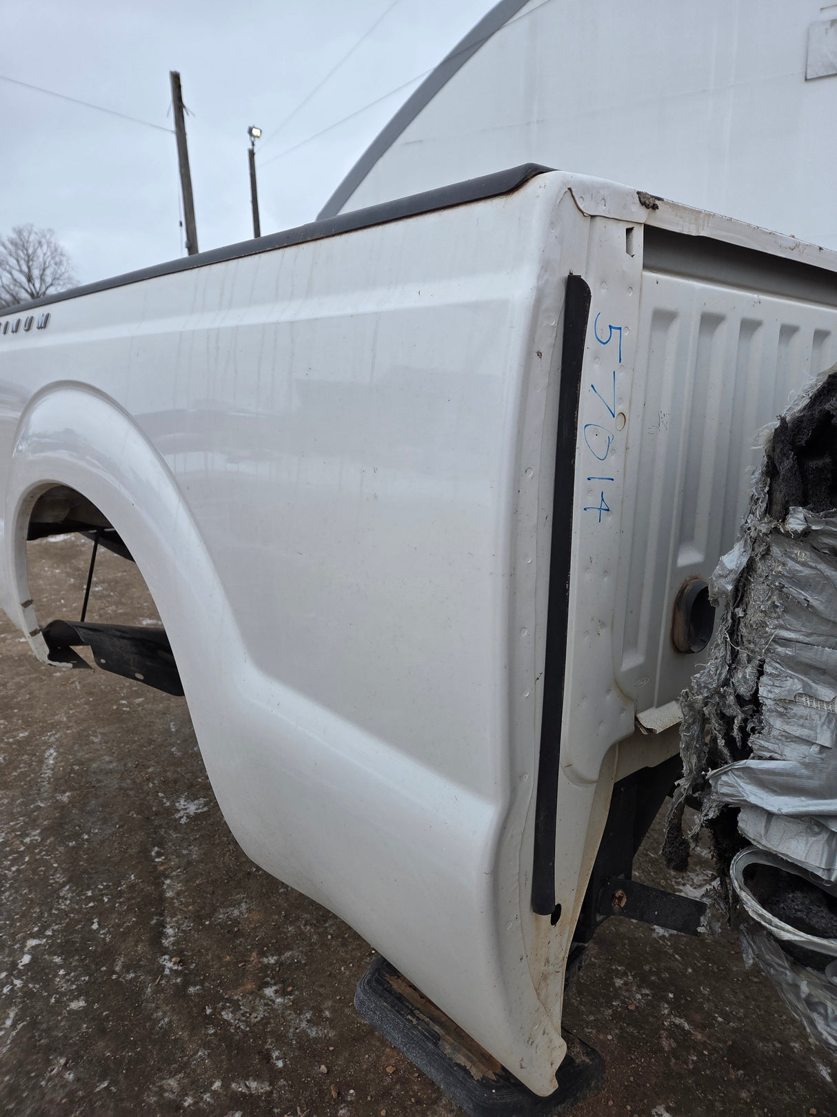 2011-2016 Ford F250 F350 Super Duty 6' 9" Short Truck Bed - Pearl White