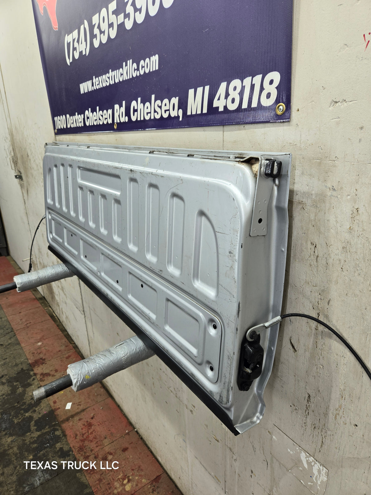 2014-2019 Chevrolet Silverado / GMC Sierra 1500 2500 3500 HD Tailgate