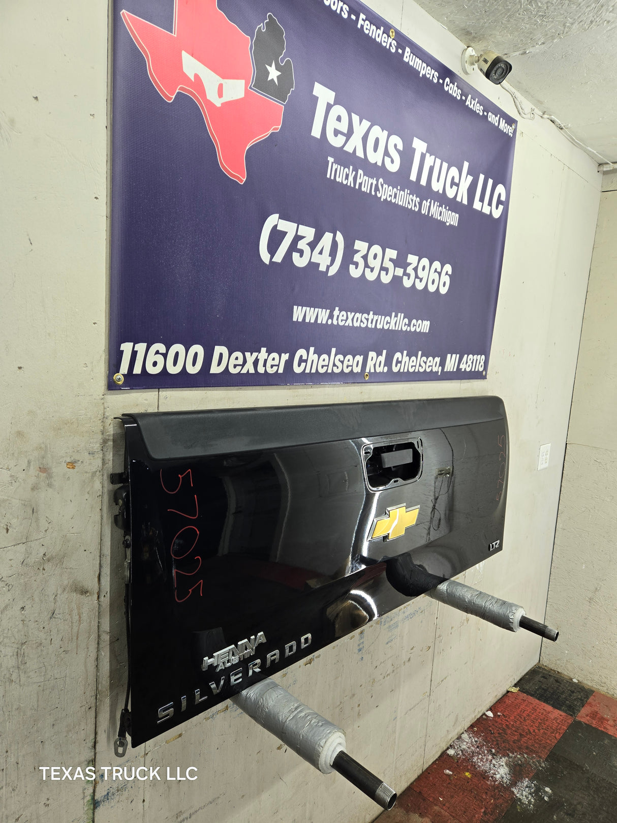 2007-2013 Chevrolet Silverado / GMC Sierra 1500 2500 3500 HD Tailgate