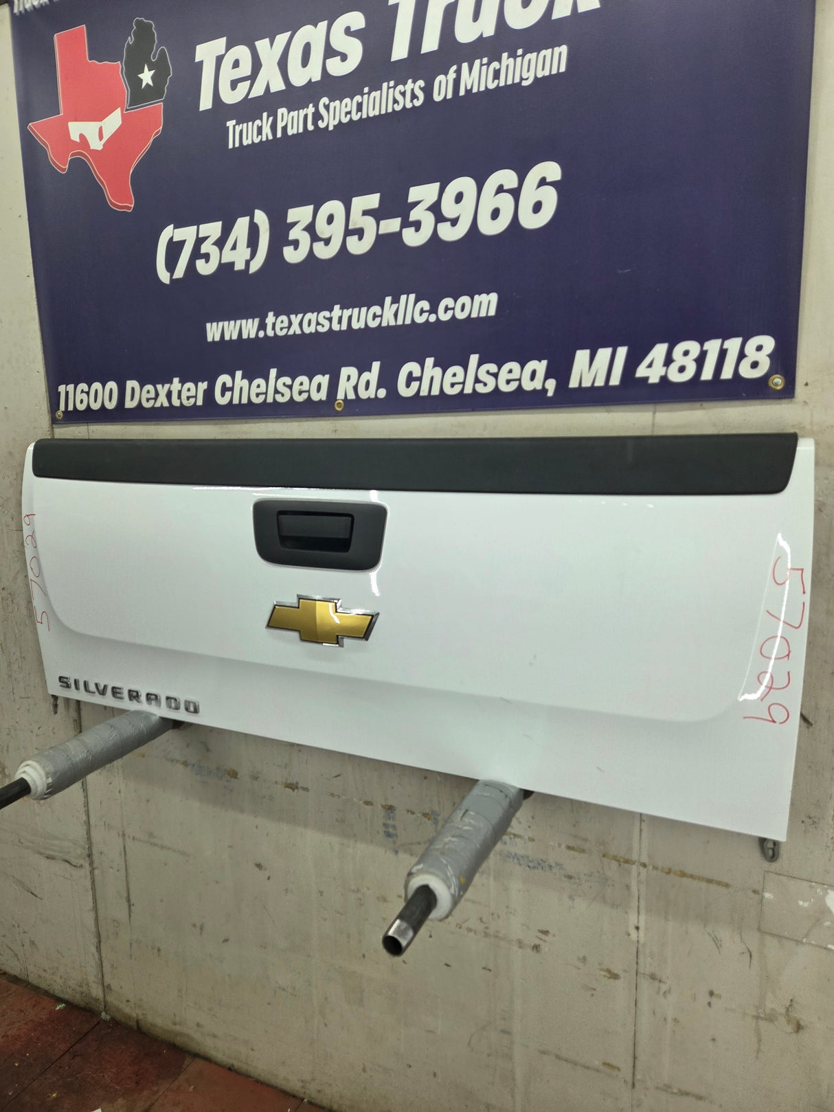 2007-2013 Chevrolet Silverado / GMC Sierra 1500 2500 3500 HD Tailgate