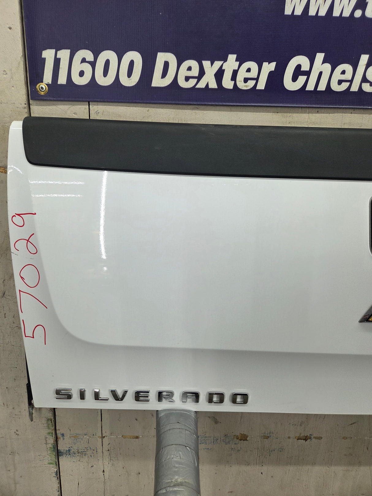 2007-2013 Chevrolet Silverado / GMC Sierra 1500 2500 3500 HD Tailgate