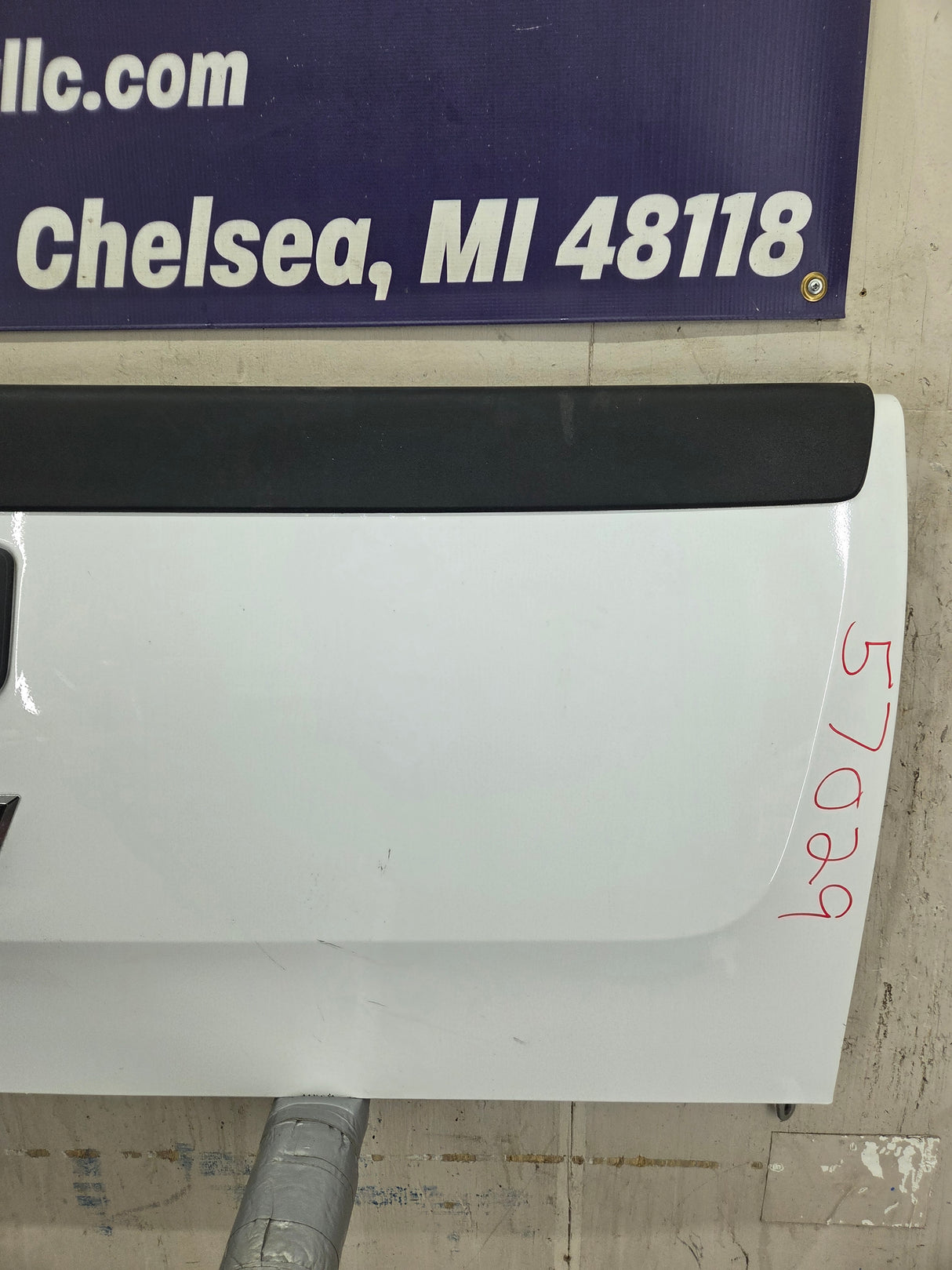 2007-2013 Chevrolet Silverado / GMC Sierra 1500 2500 3500 HD Tailgate