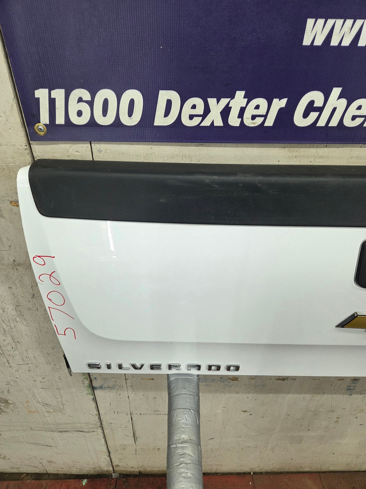 2007-2013 Chevrolet Silverado / GMC Sierra 1500 2500 3500 HD Tailgate