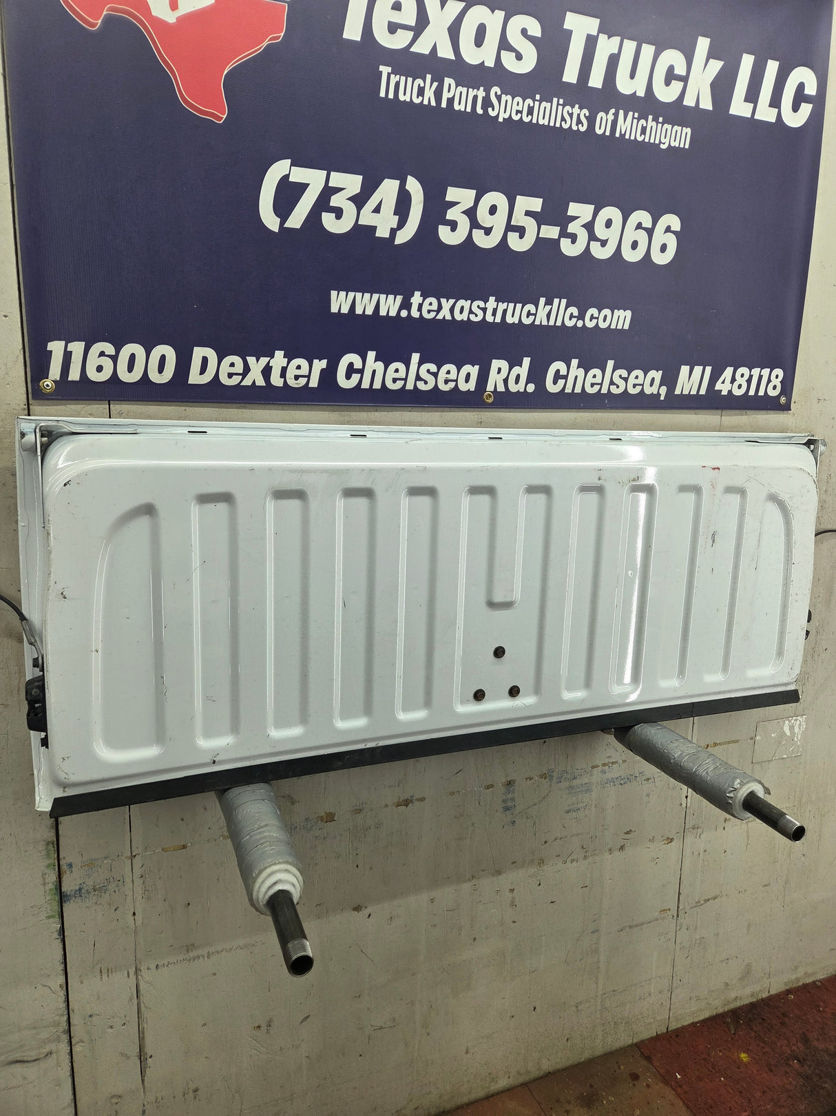 2007-2013 Chevrolet Silverado / GMC Sierra 1500 2500 3500 HD Tailgate