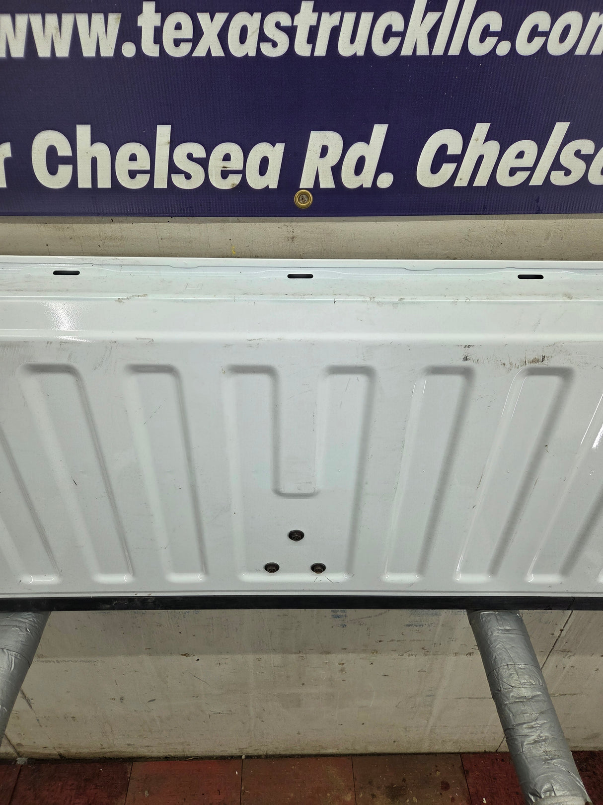 2007-2013 Chevrolet Silverado / GMC Sierra 1500 2500 3500 HD Tailgate