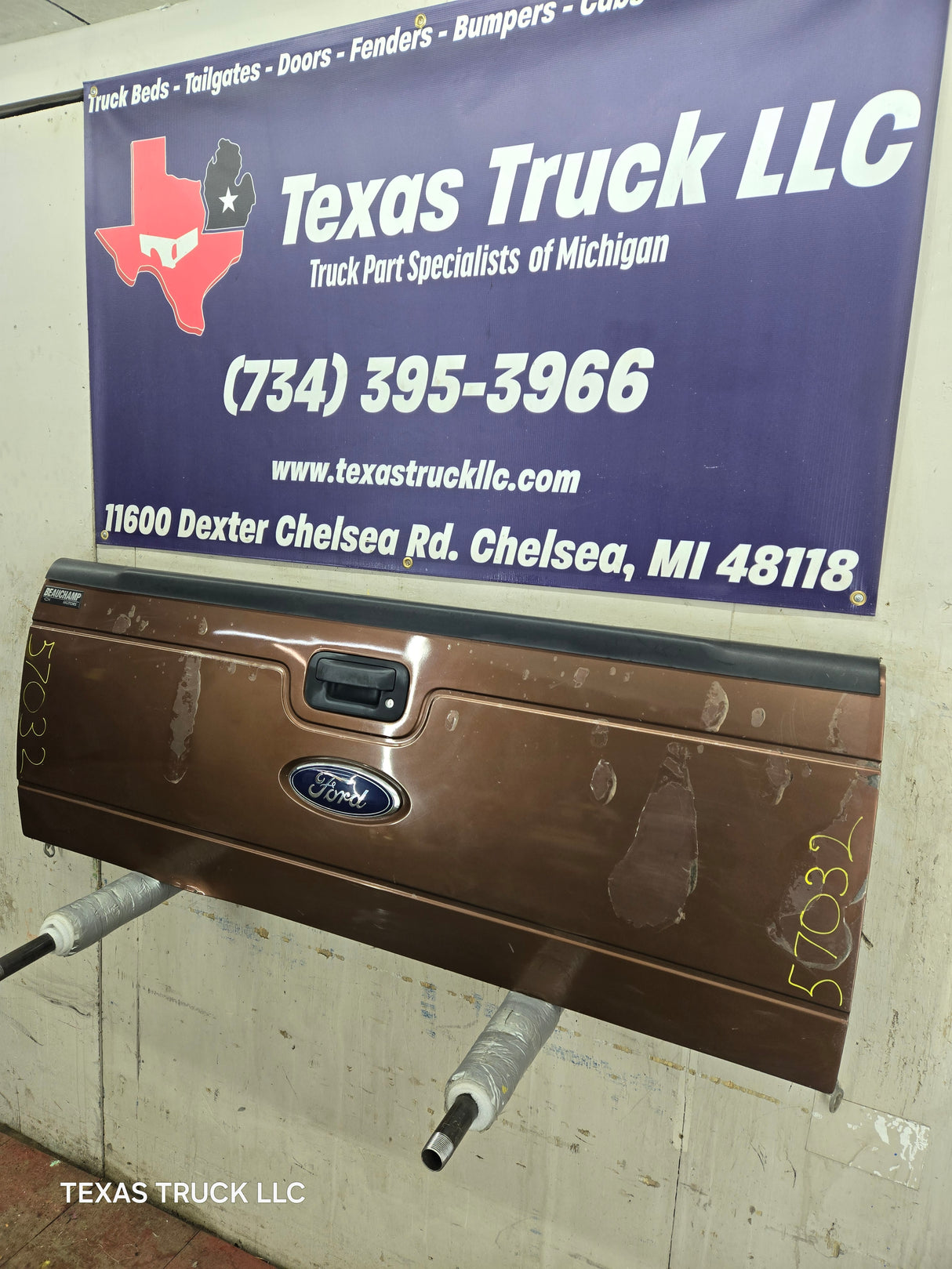 2008-2016 Ford Super Duty Tailgate F250 F350 F450 F550 - Brown