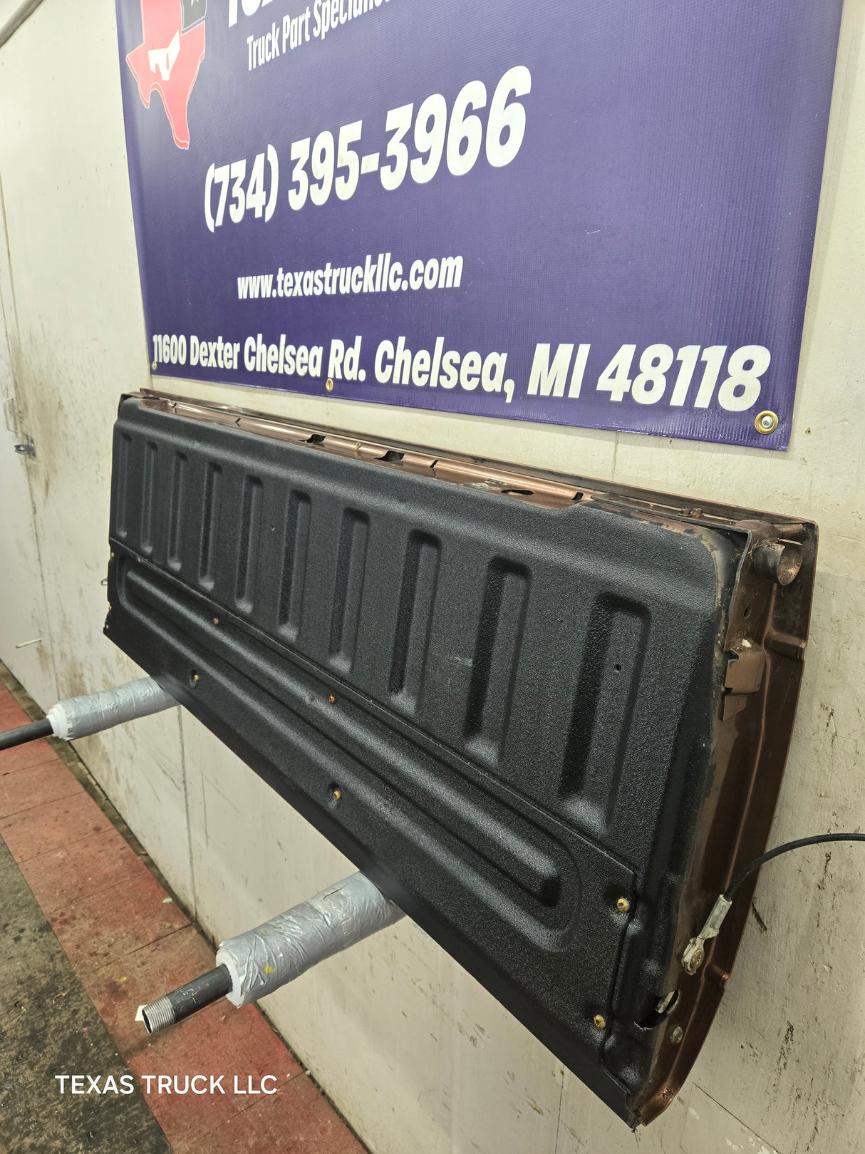 2008-2016 Ford Super Duty Tailgate F250 F350 F450 F550 - Brown