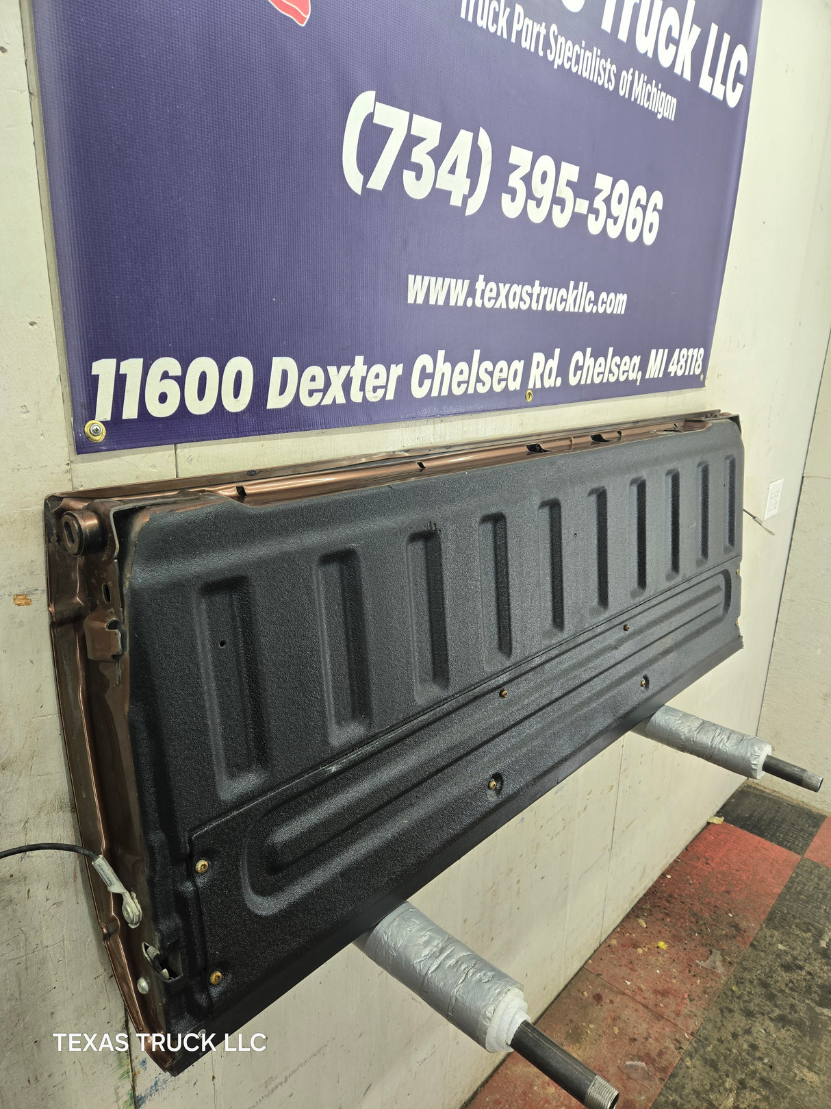 2008-2016 Ford Super Duty Tailgate F250 F350 F450 F550 - Brown