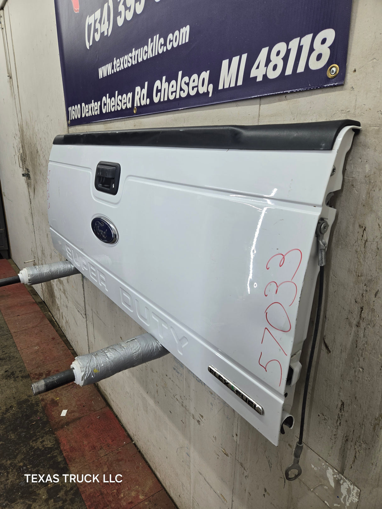 2008-2016 Ford Super Duty Tailgate F250 F350 F450 F550 - Oxford White