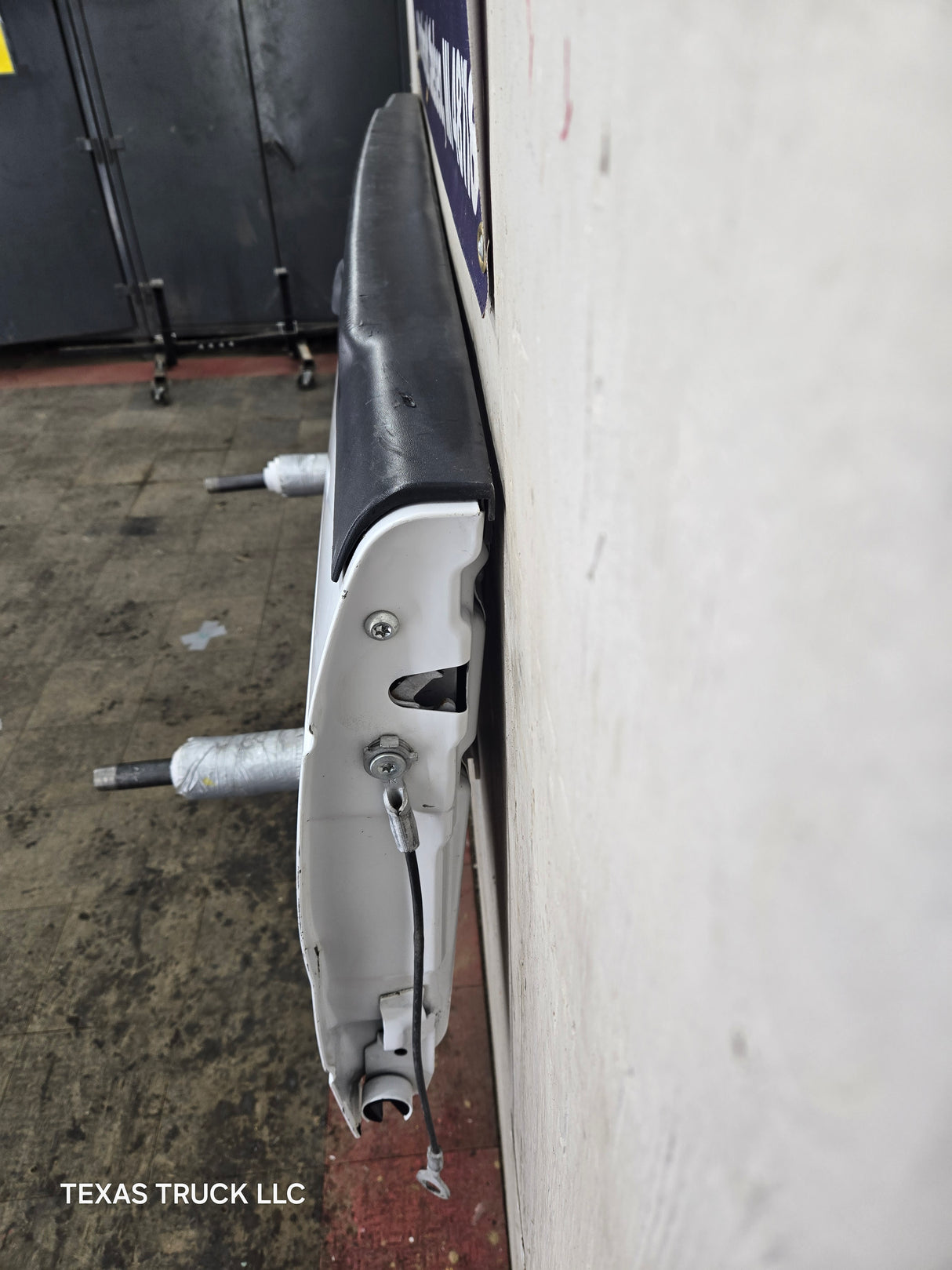 2008-2016 Ford Super Duty Tailgate F250 F350 F450 F550 - Oxford White