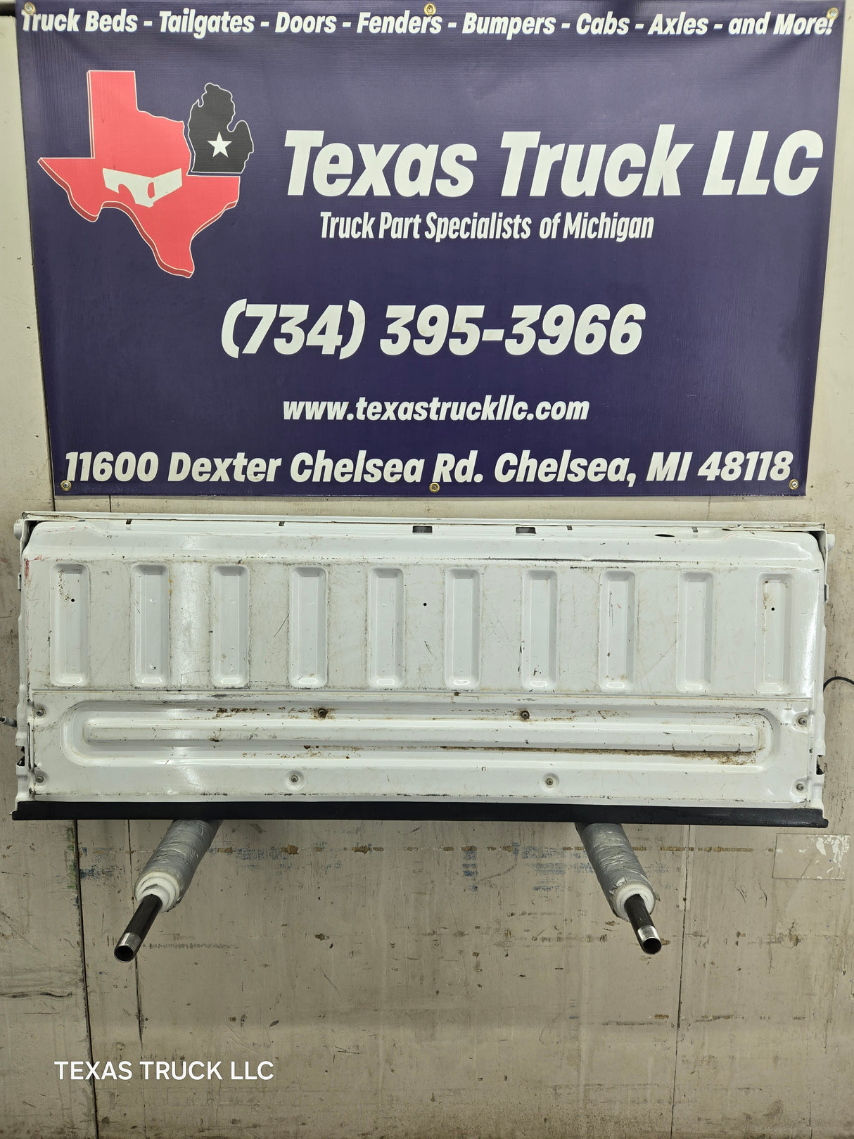 2008-2016 Ford Super Duty Tailgate F250 F350 F450 F550 - Oxford White