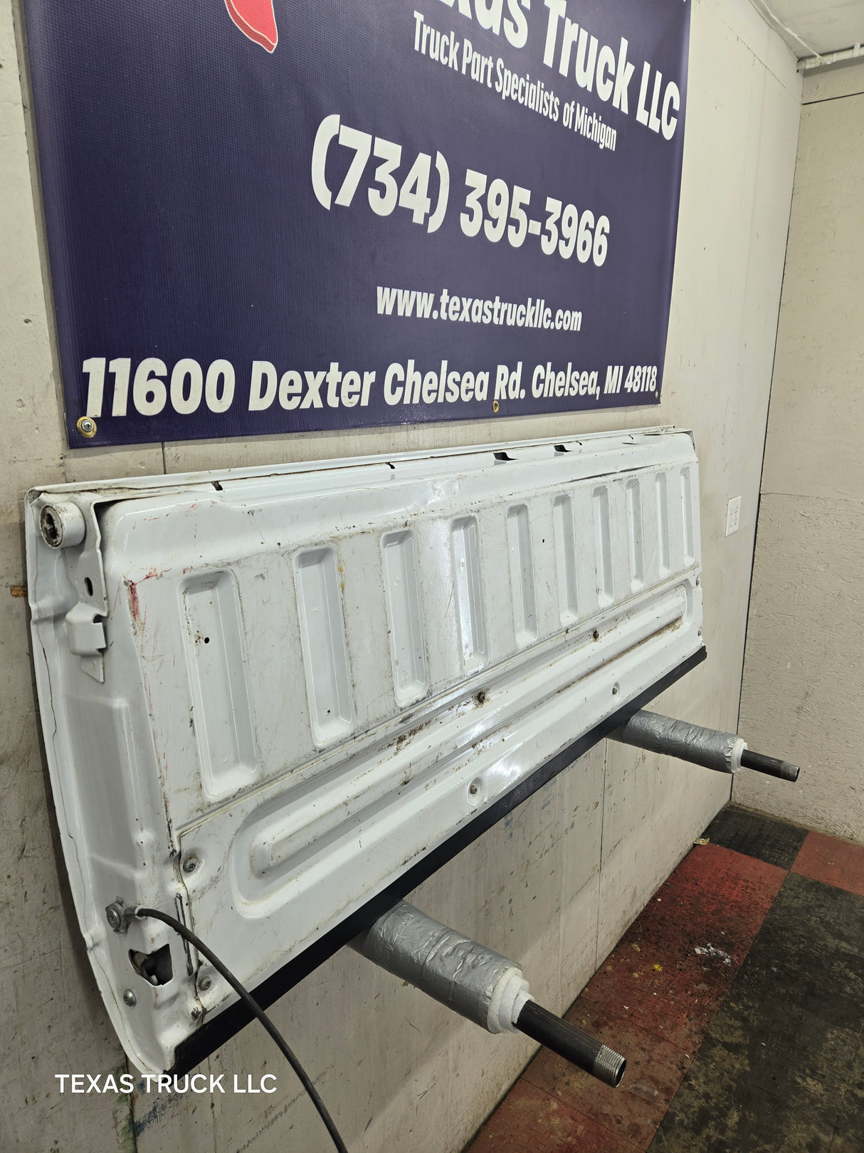 2008-2016 Ford Super Duty Tailgate F250 F350 F450 F550 - Oxford White