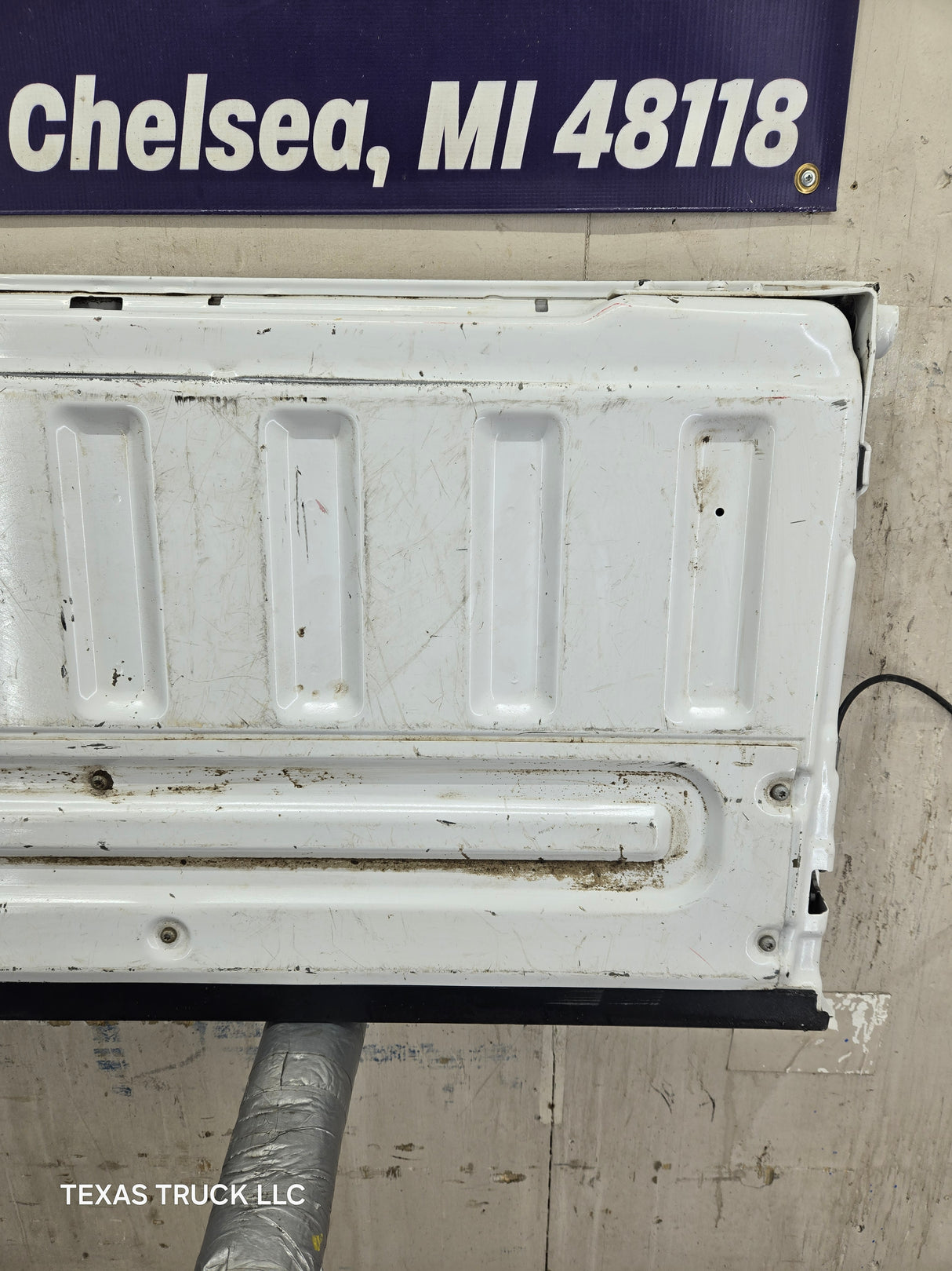 2008-2016 Ford Super Duty Tailgate F250 F350 F450 F550 - Oxford White