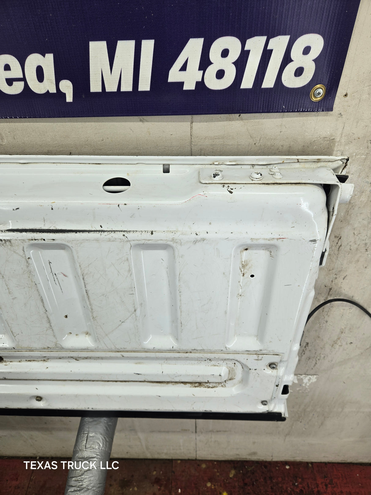 2008-2016 Ford Super Duty Tailgate F250 F350 F450 F550 - Oxford White