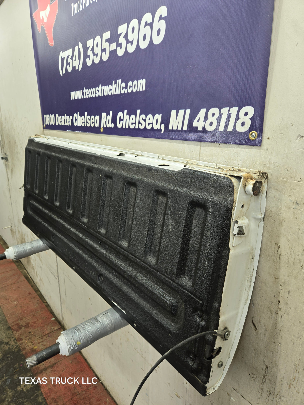 2008-2016 Ford Super Duty Tailgate F250 F350 F450 F550 - Oxford White