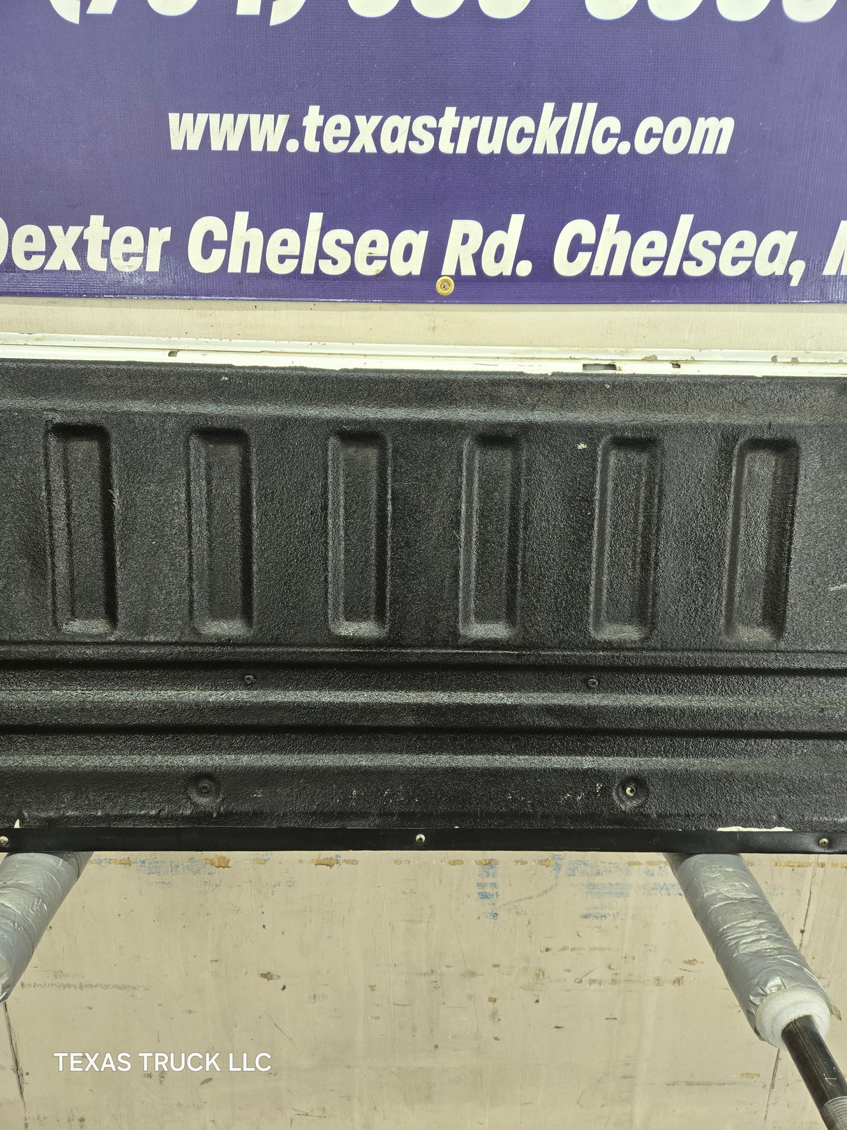 2008-2016 Ford Super Duty Tailgate F250 F350 F450 F550 - Oxford White