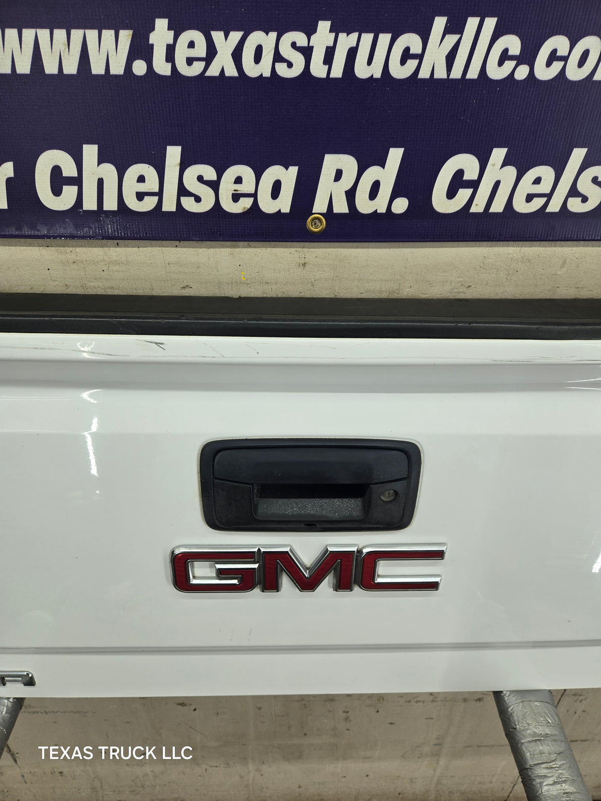 2014-2019 Chevrolet Silverado / GMC Sierra 1500 2500 3500 HD Tailgate - White