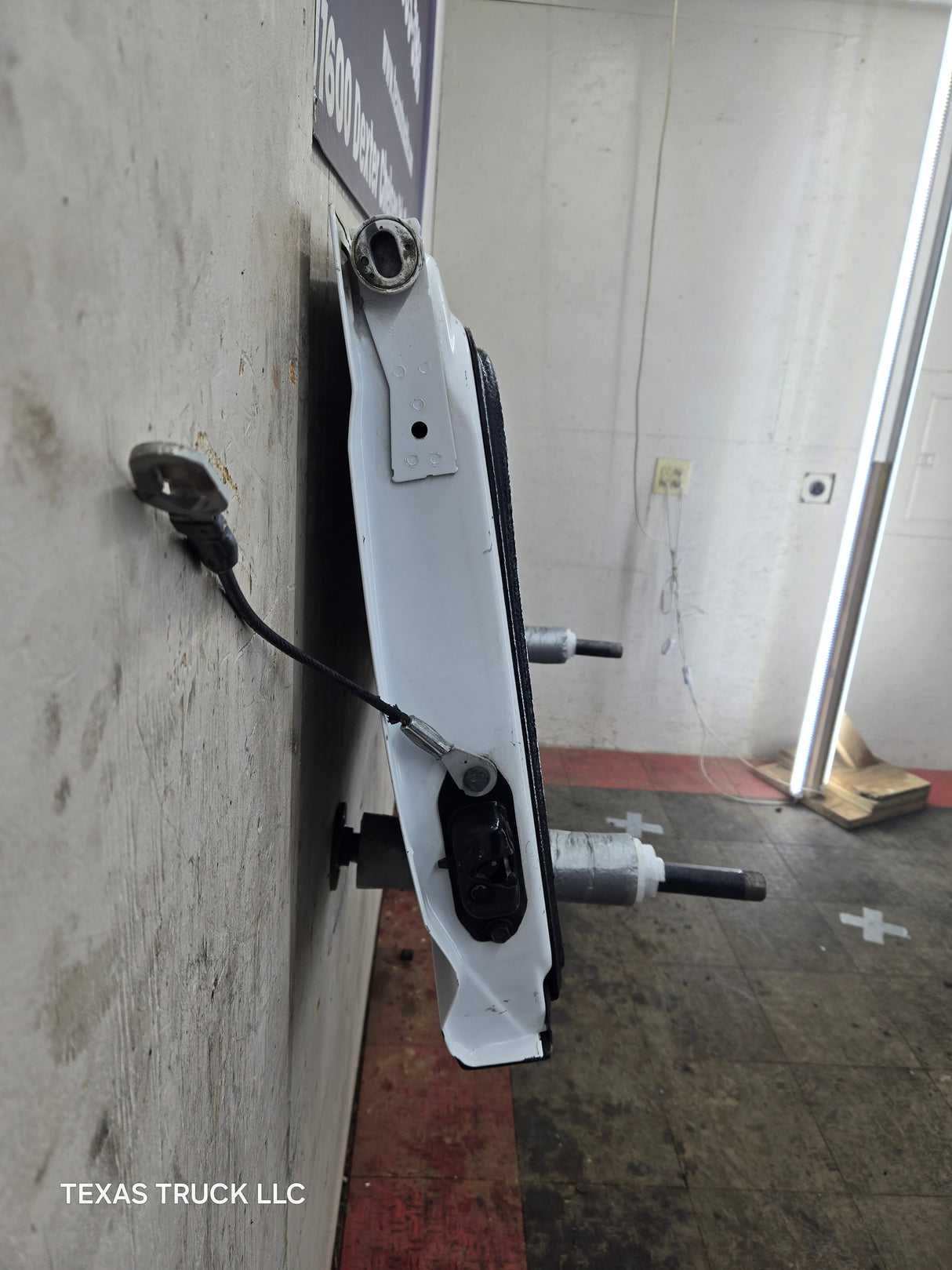 2014-2019 Chevrolet Silverado / GMC Sierra 1500 2500 3500 HD Tailgate - White