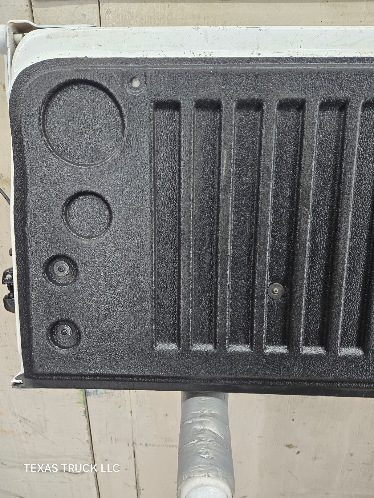 2014-2019 Chevrolet Silverado / GMC Sierra 1500 2500 3500 HD Tailgate - White