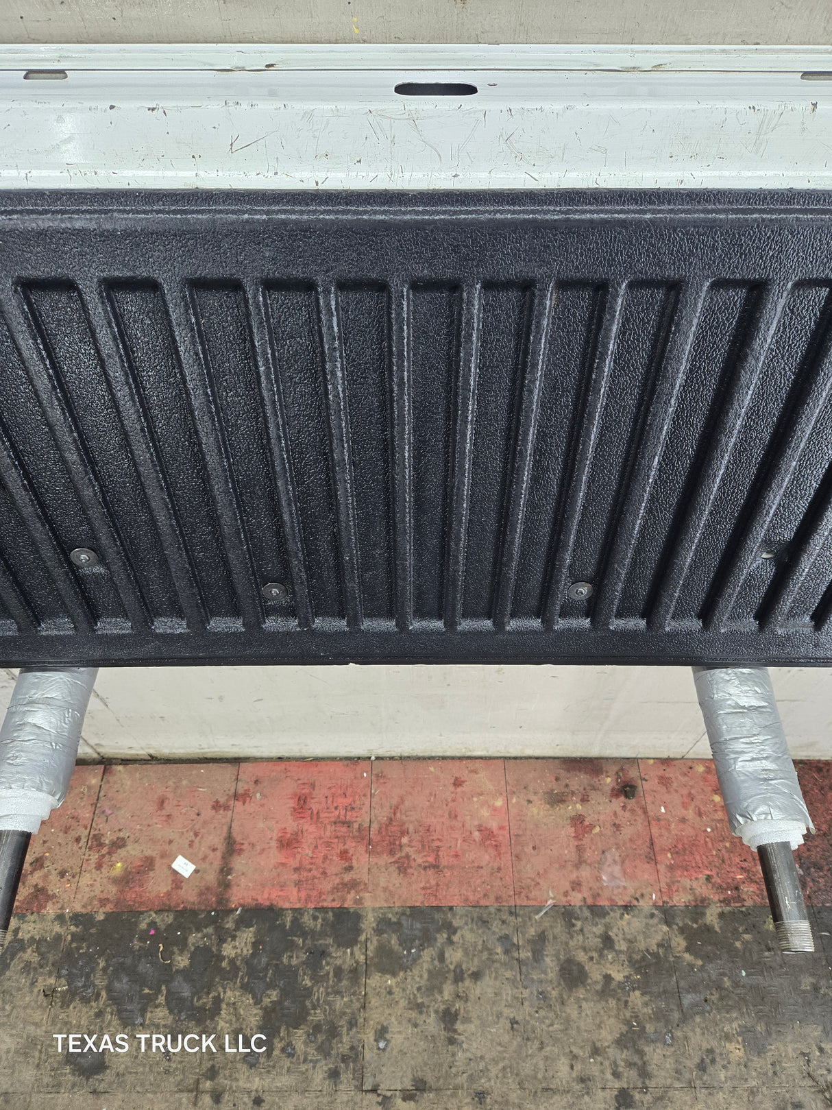 2014-2019 Chevrolet Silverado / GMC Sierra 1500 2500 3500 HD Tailgate - White