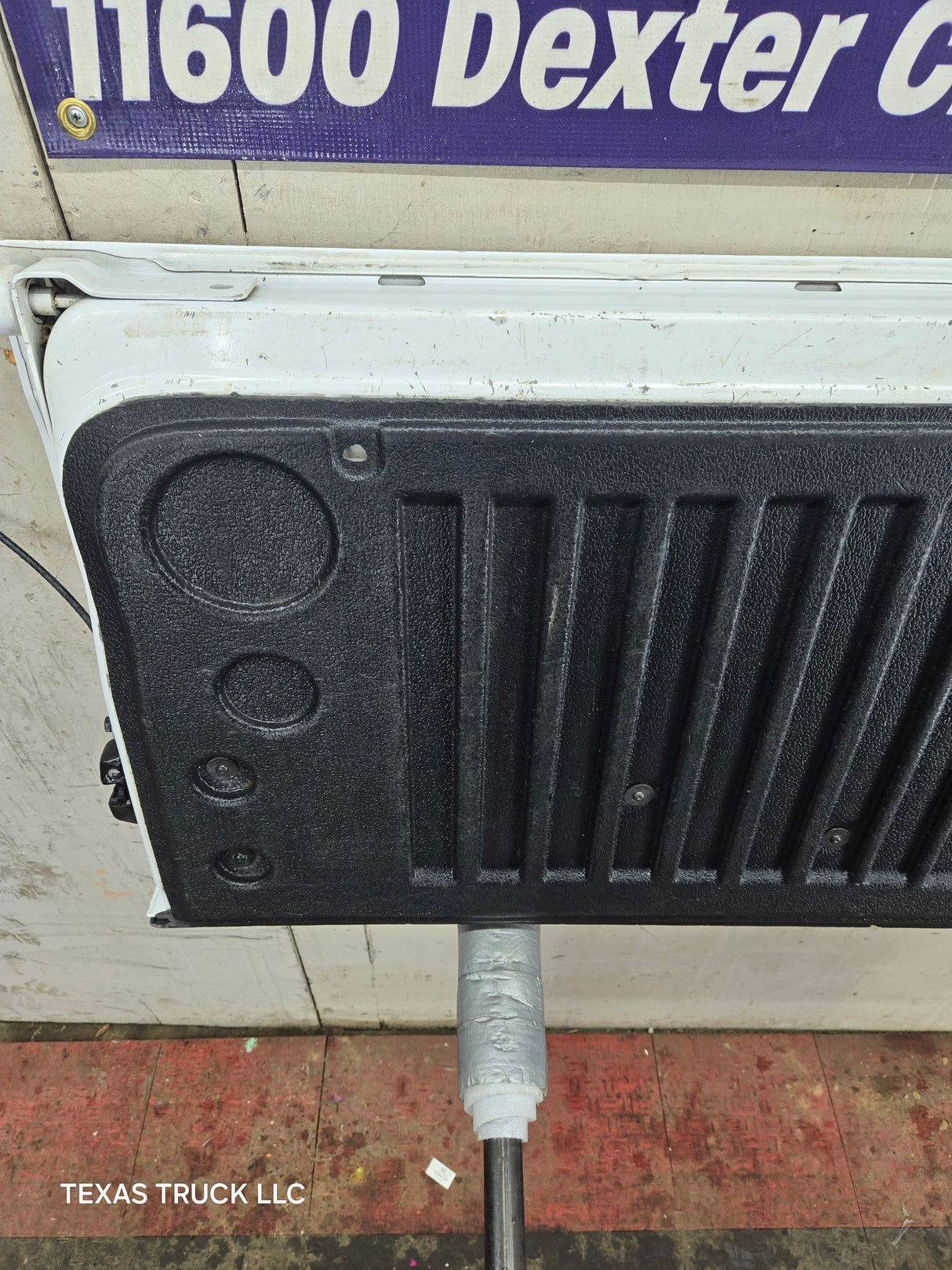 2014-2019 Chevrolet Silverado / GMC Sierra 1500 2500 3500 HD Tailgate - White