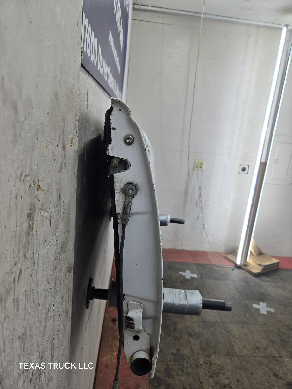 1997-2003 F150 / 1999-2007 Ford F250 F350 F450 F550 Super Duty Tailgate - White