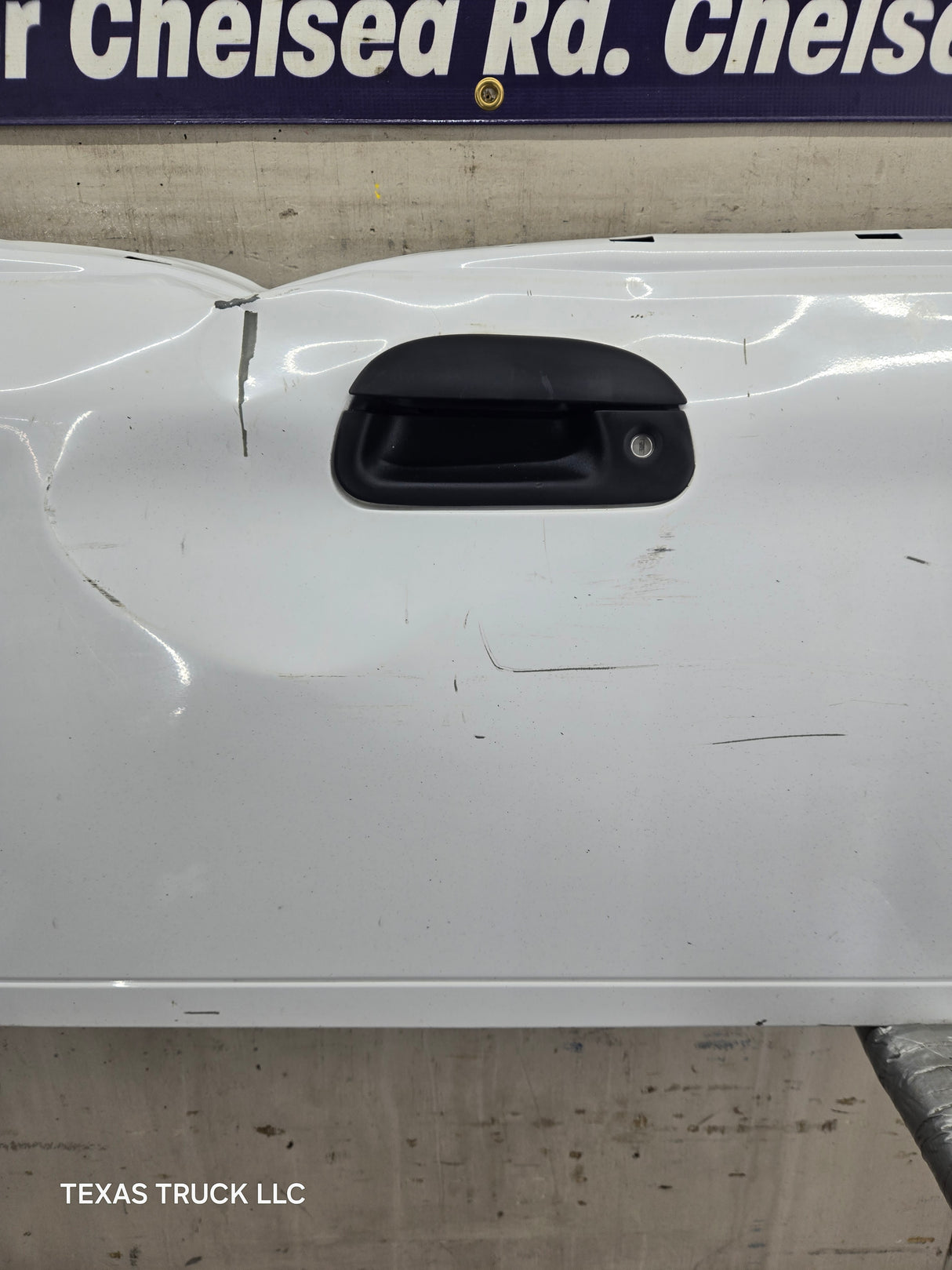 1997-2003 F150 / 1999-2007 Ford F250 F350 F450 F550 Super Duty Tailgate - White