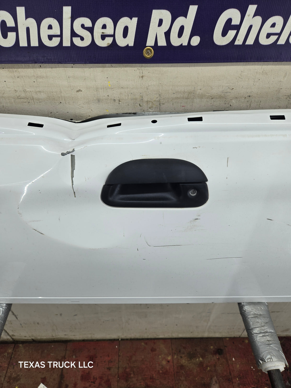 1997-2003 F150 / 1999-2007 Ford F250 F350 F450 F550 Super Duty Tailgate - White