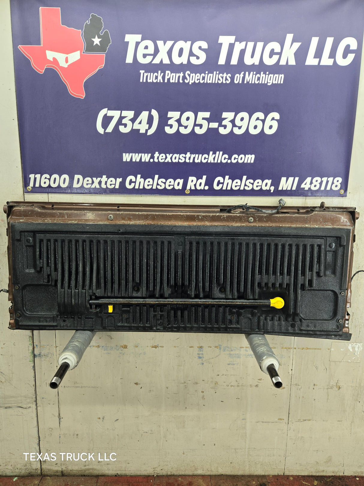 2008-2016 Ford Super Duty Tailgate With Step & Camera F250 F350 F450 F550 - Brown