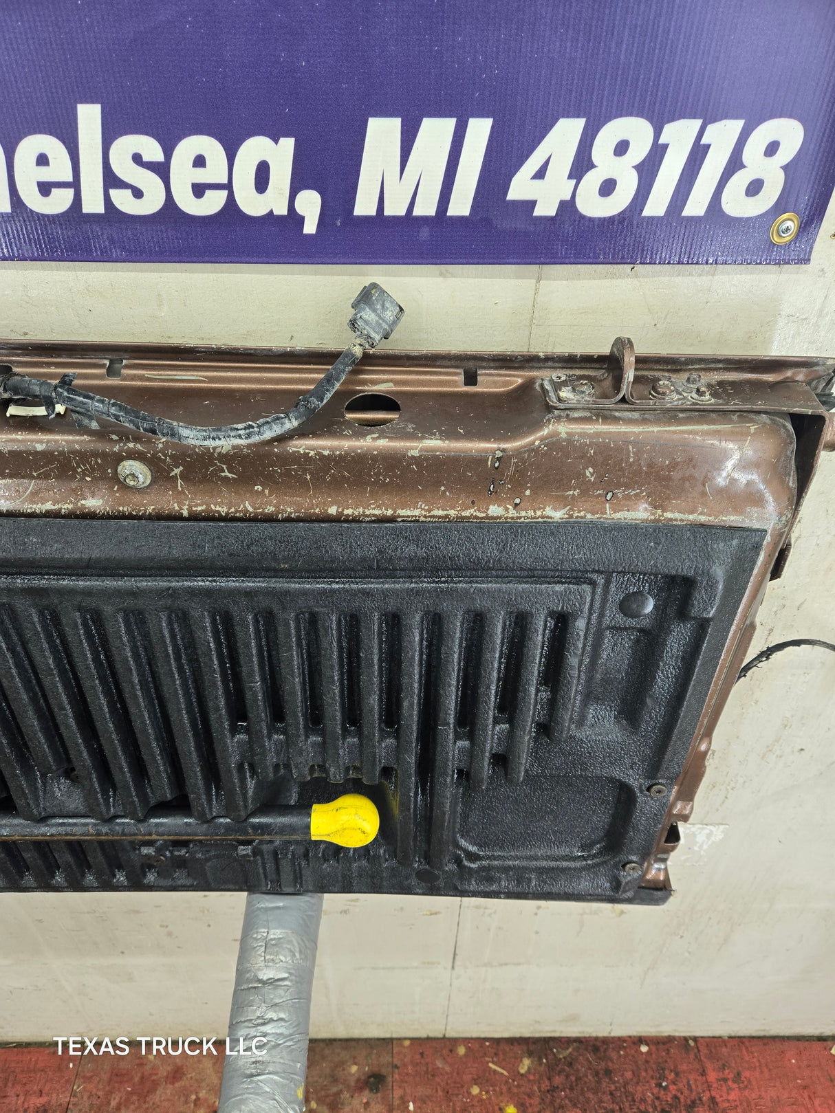 2008-2016 Ford Super Duty Tailgate With Step & Camera F250 F350 F450 F550 - Brown