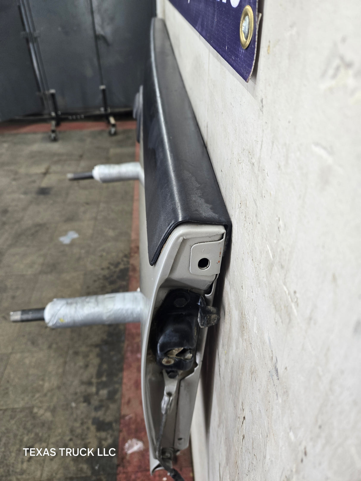 1999-2007 Chevrolet Silverado / GMC Sierra 1500 2500 3500 HD Tailgate - Pewter