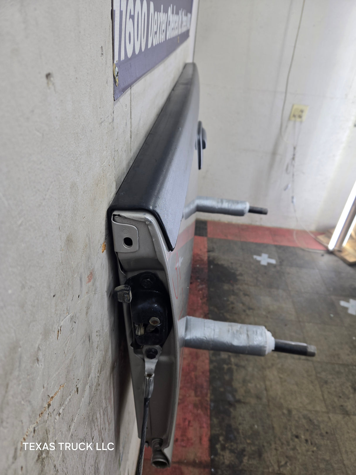 1999-2007 Chevrolet Silverado / GMC Sierra 1500 2500 3500 HD Tailgate - Pewter