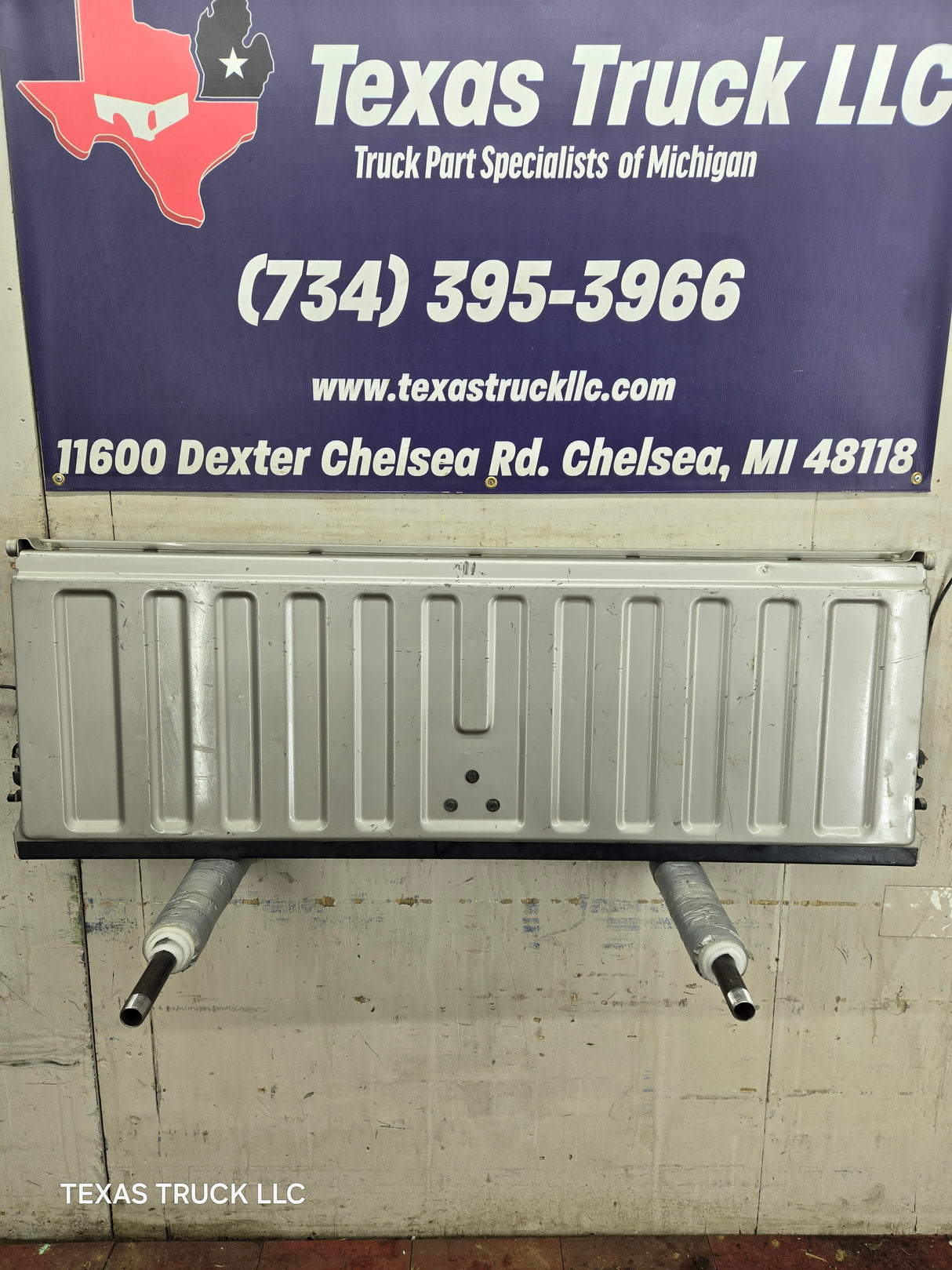 1999-2007 Chevrolet Silverado / GMC Sierra 1500 2500 3500 HD Tailgate - Pewter