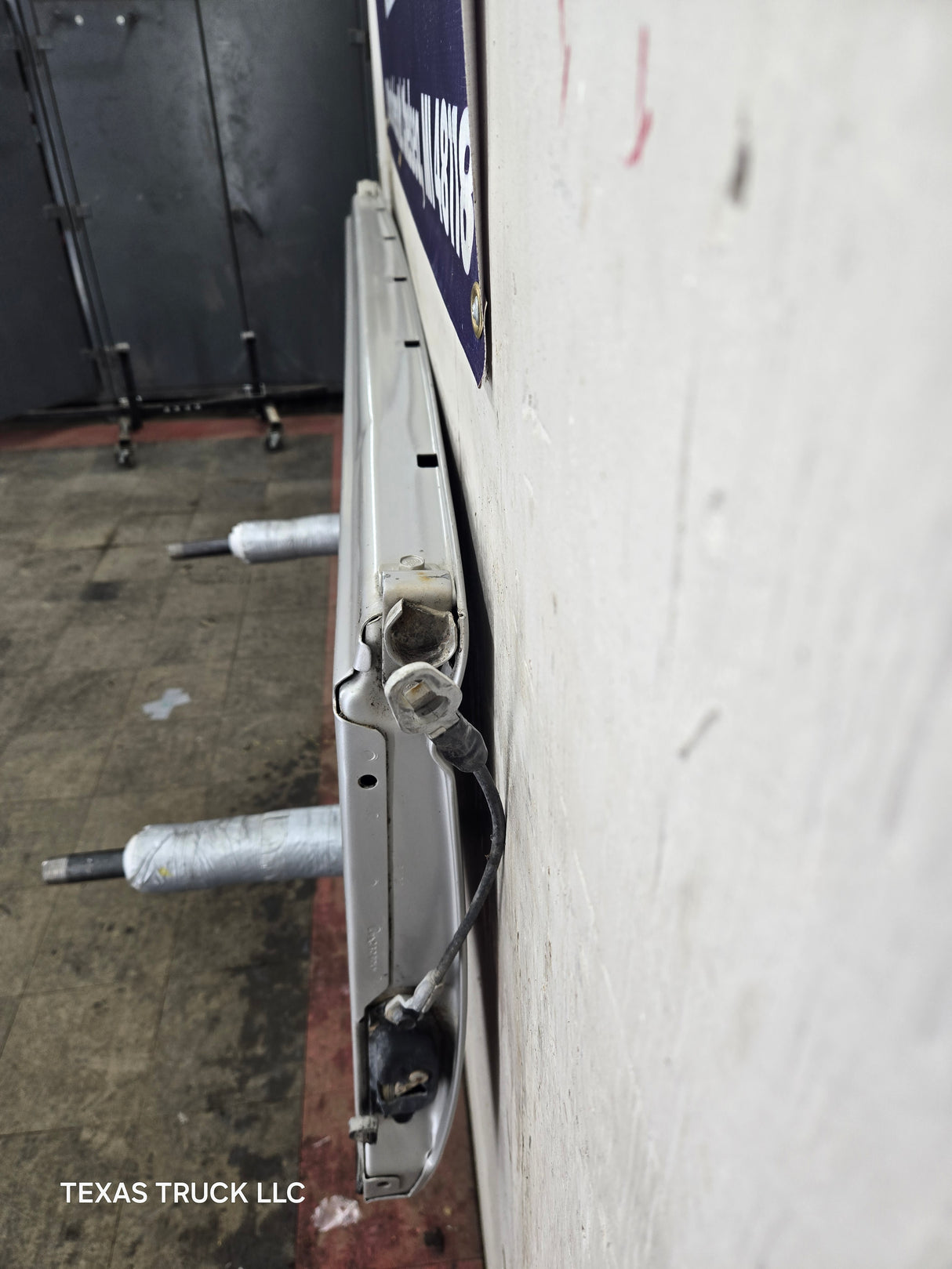 1999-2007 Chevrolet Silverado / GMC Sierra 1500 2500 3500 HD Tailgate - Pewter