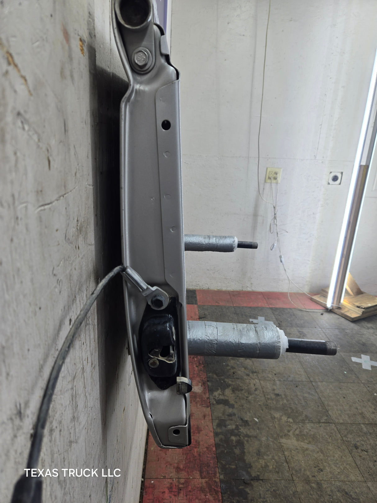 1999-2007 Chevrolet Silverado / GMC Sierra 1500 2500 3500 HD Tailgate - Pewter