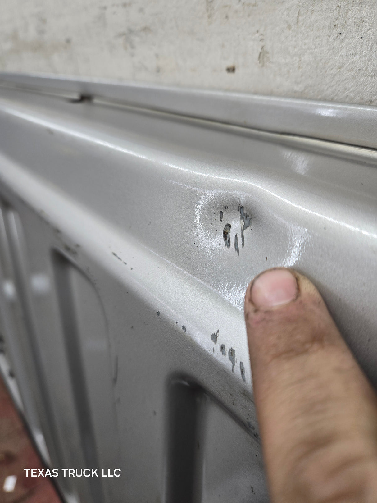 1999-2007 Chevrolet Silverado / GMC Sierra 1500 2500 3500 HD Tailgate - Pewter