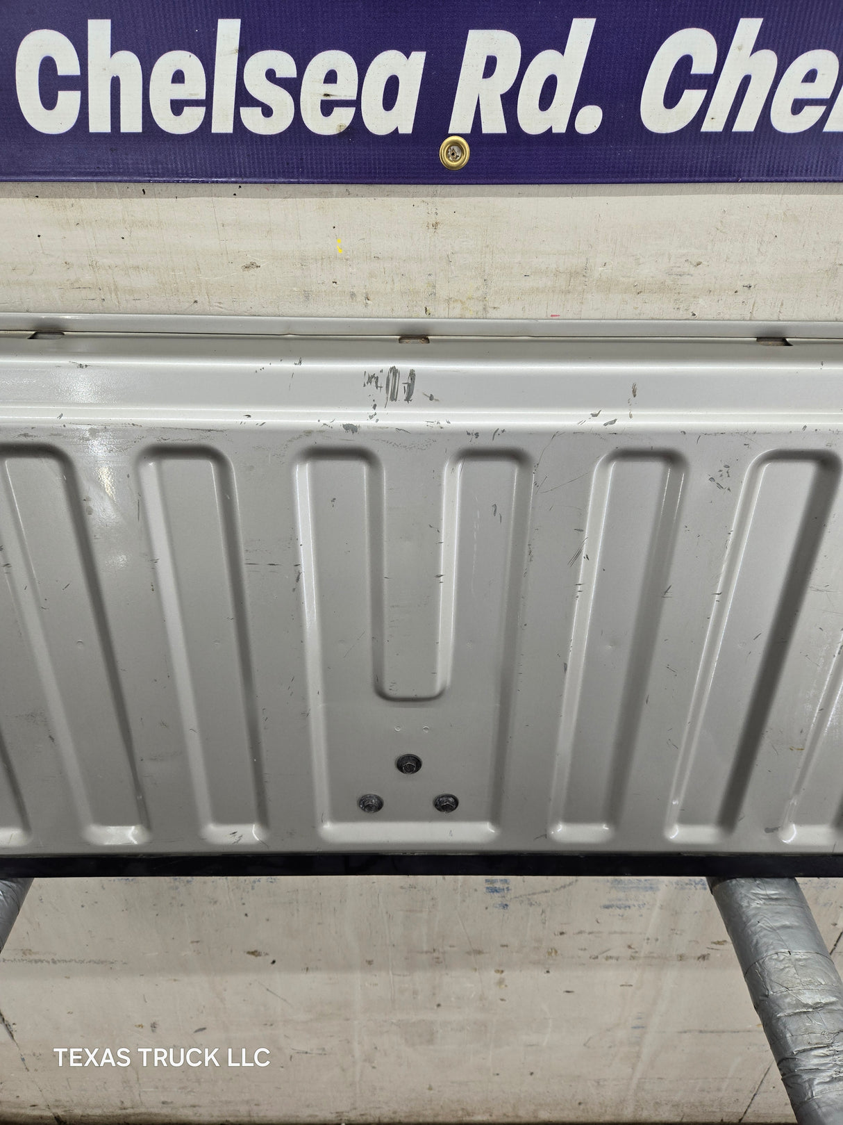 1999-2007 Chevrolet Silverado / GMC Sierra 1500 2500 3500 HD Tailgate - Pewter