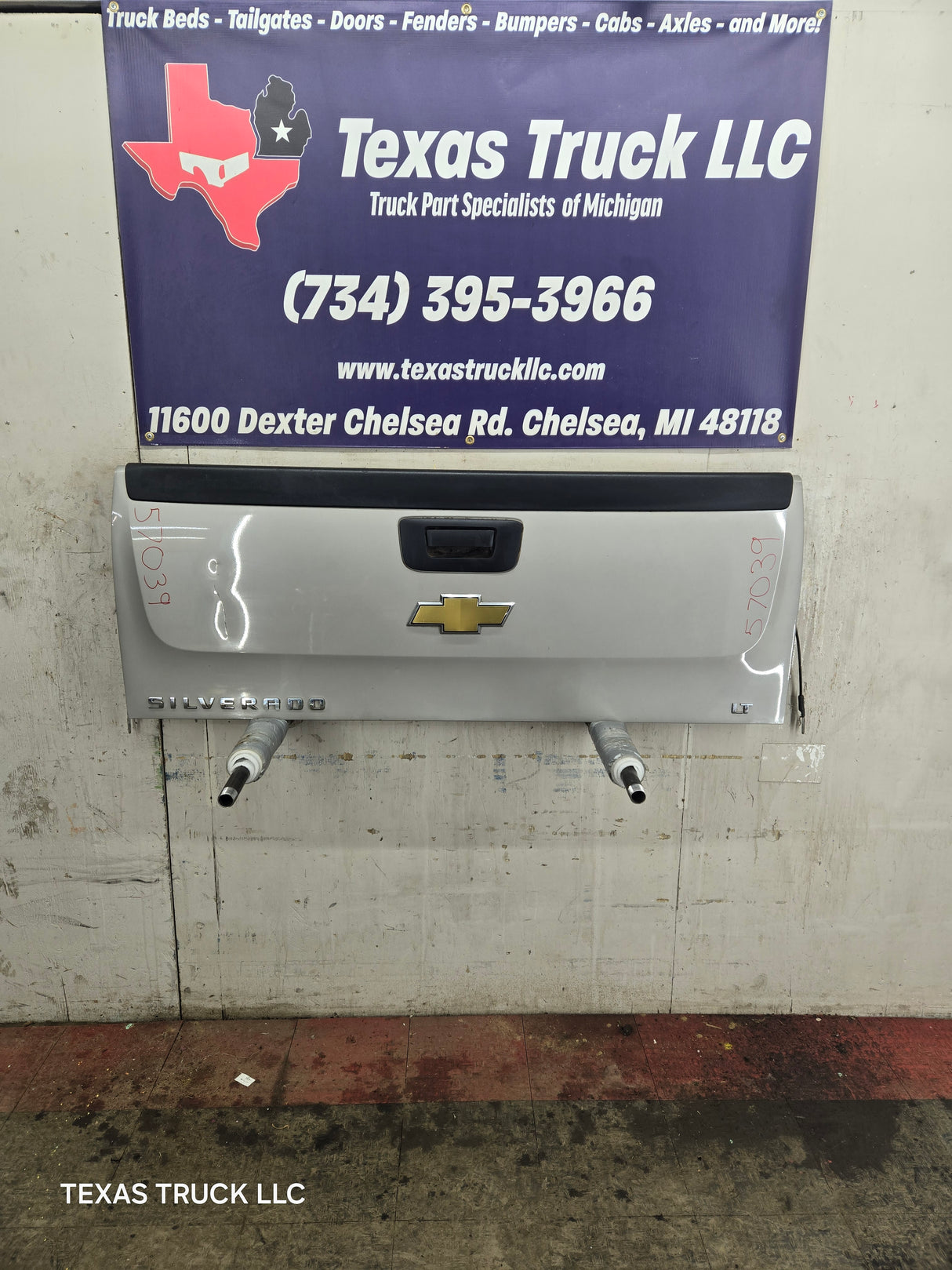 2007-2013 Chevrolet Silverado / GMC Sierra 1500 2500 3500 HD Tailgate