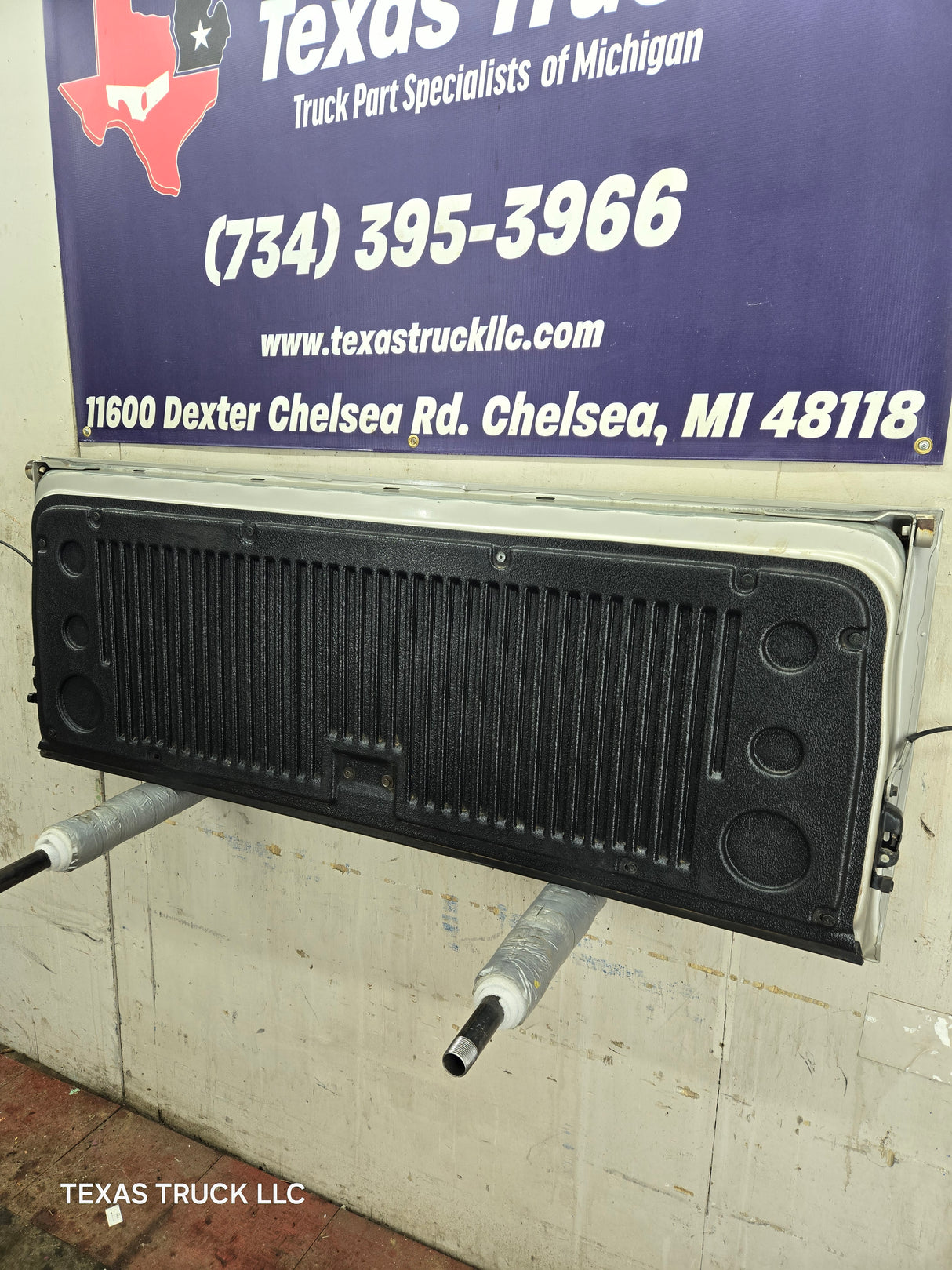 2007-2013 Chevrolet Silverado / GMC Sierra 1500 2500 3500 HD Tailgate