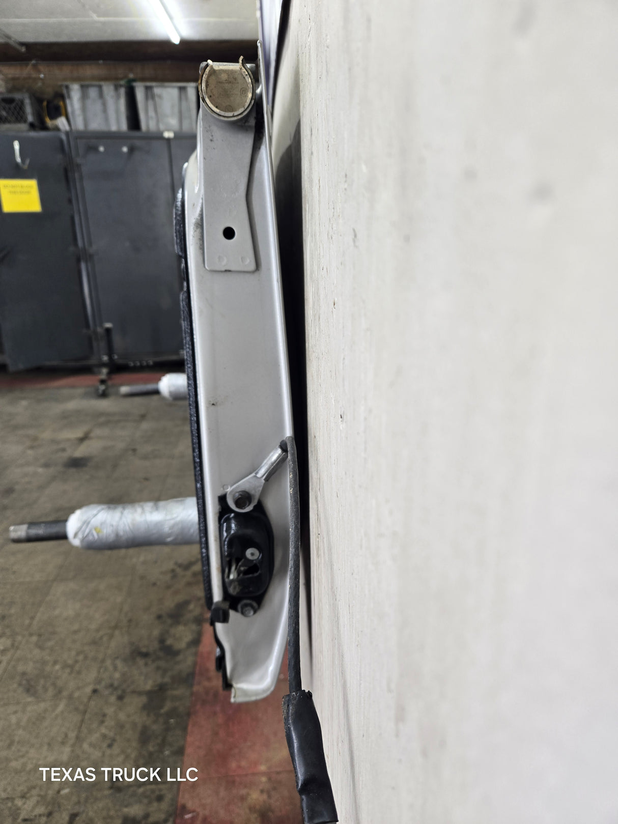 2007-2013 Chevrolet Silverado / GMC Sierra 1500 2500 3500 HD Tailgate