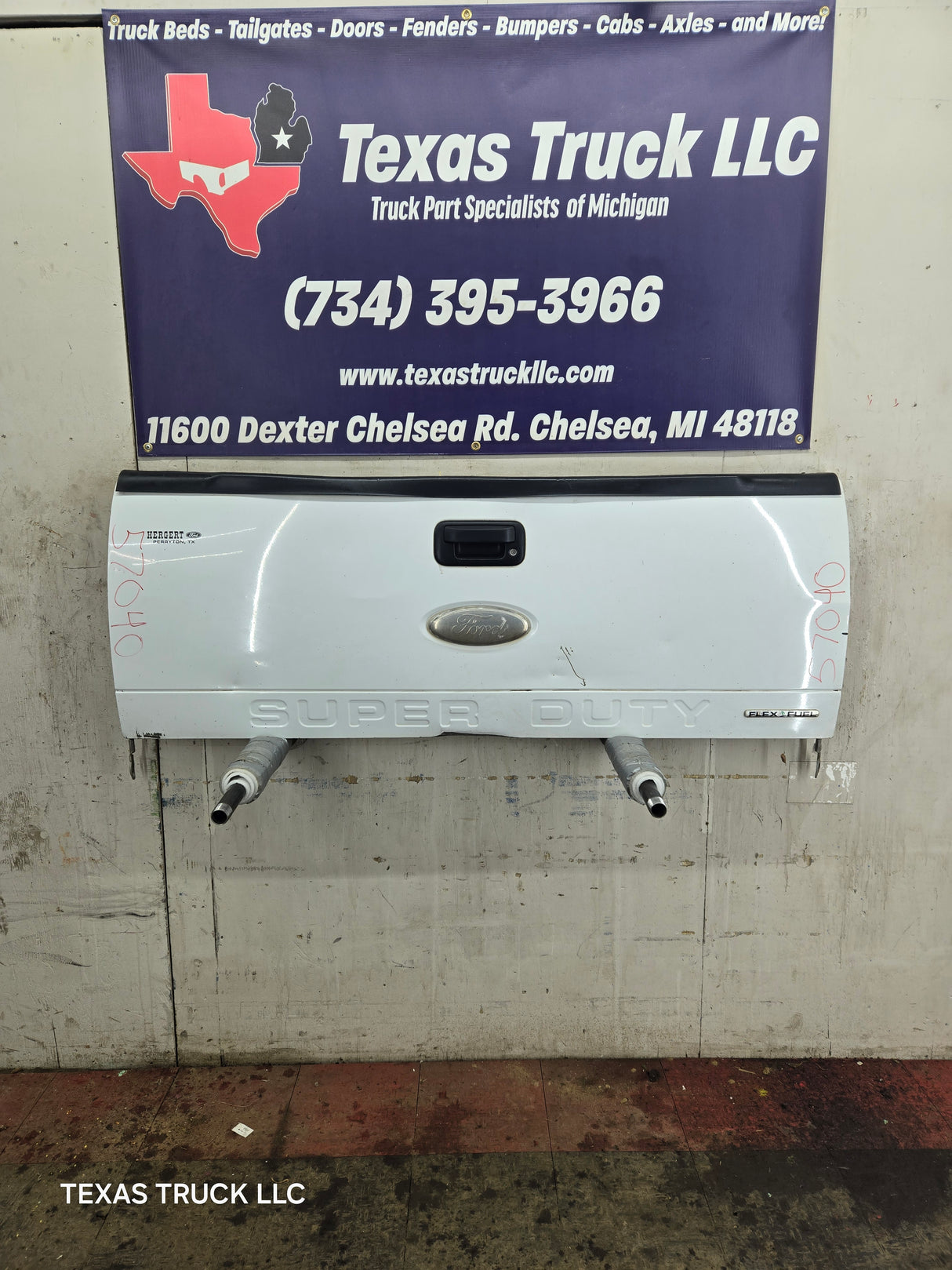 2008-2016 Ford Super Duty Tailgate F250 F350 F450 F550 - Oxford White