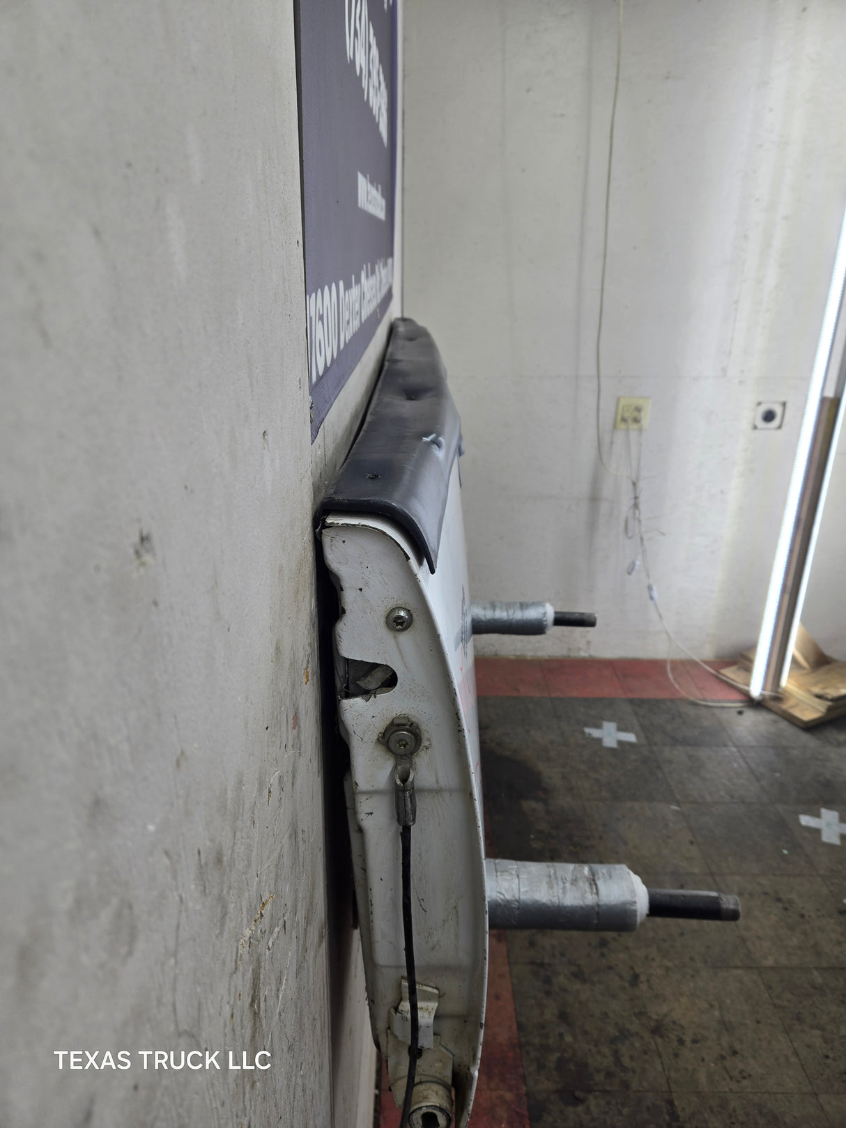 2008-2016 Ford Super Duty Tailgate F250 F350 F450 F550 - Oxford White