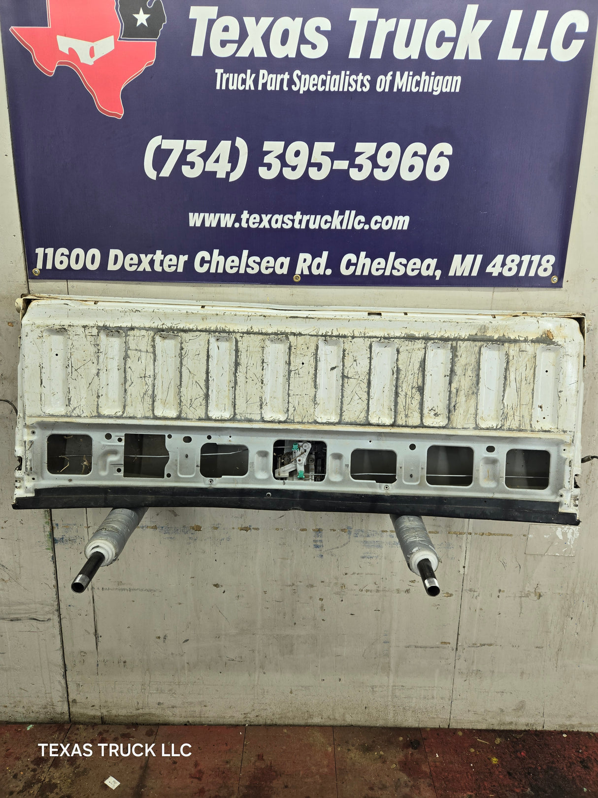 2008-2016 Ford Super Duty Tailgate F250 F350 F450 F550 - Oxford White