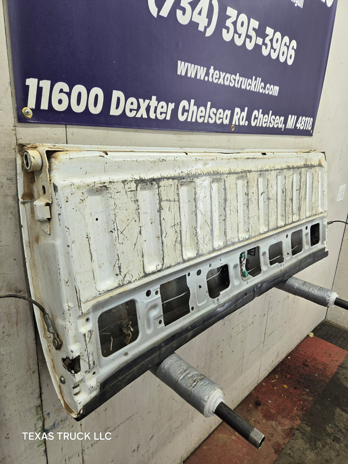 2008-2016 Ford Super Duty Tailgate F250 F350 F450 F550 - Oxford White