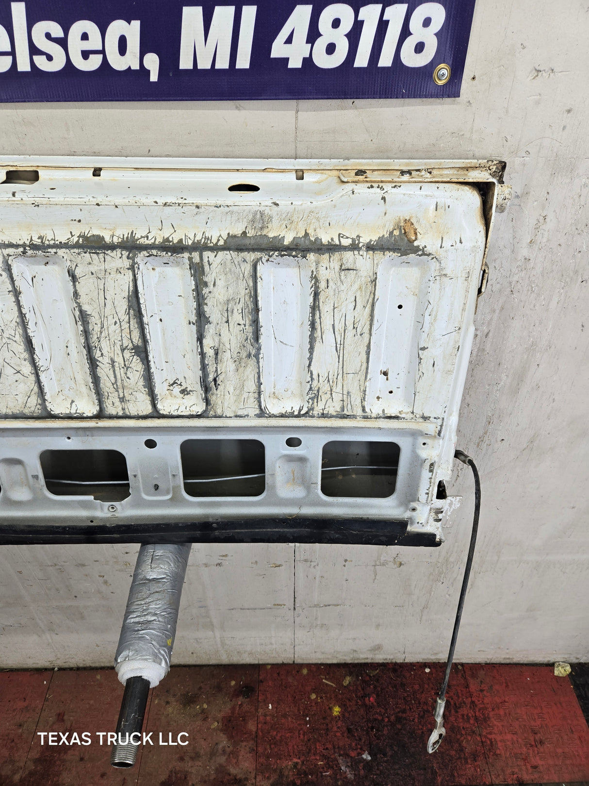 2008-2016 Ford Super Duty Tailgate F250 F350 F450 F550 - Oxford White