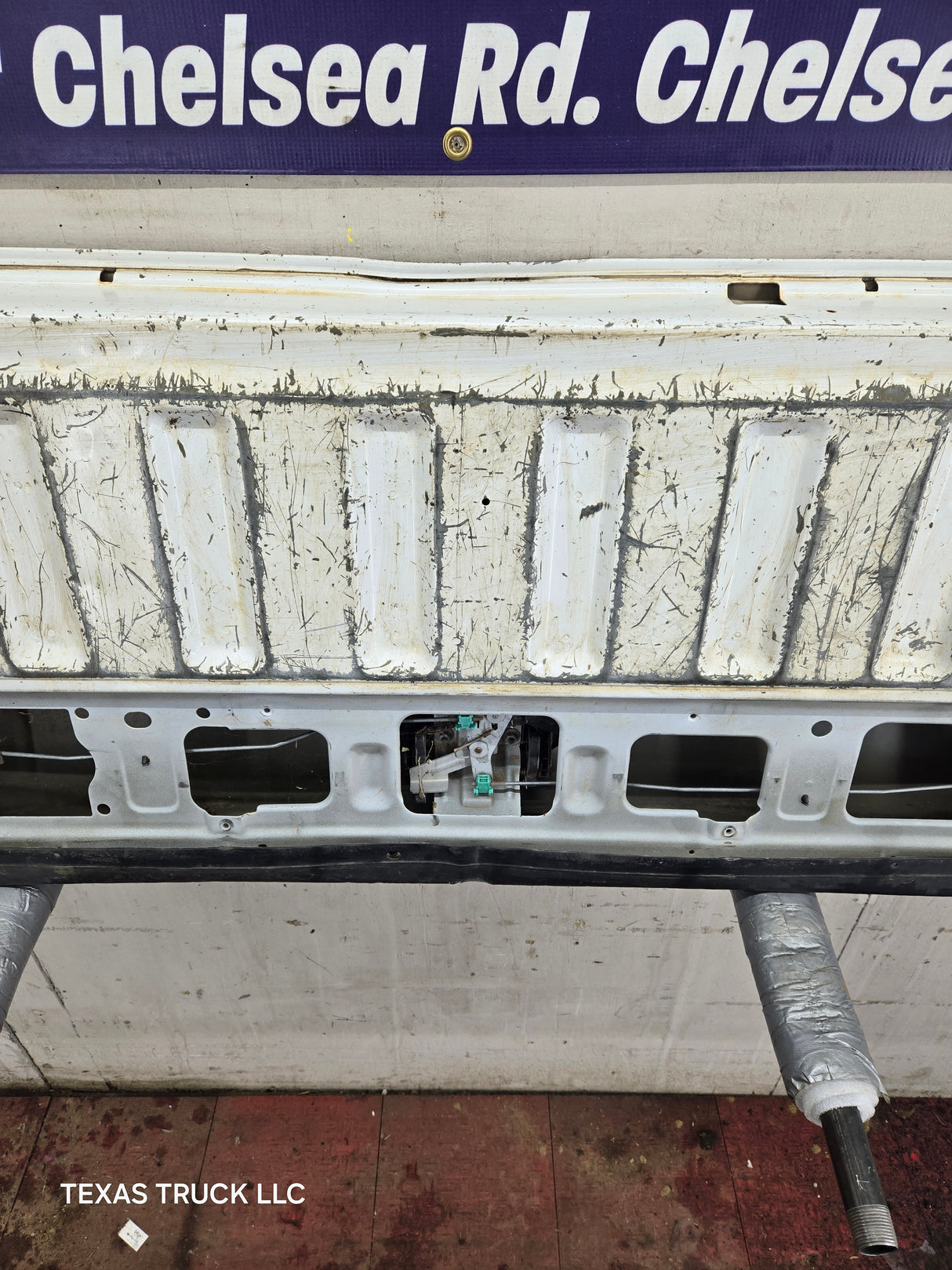 2008-2016 Ford Super Duty Tailgate F250 F350 F450 F550 - Oxford White