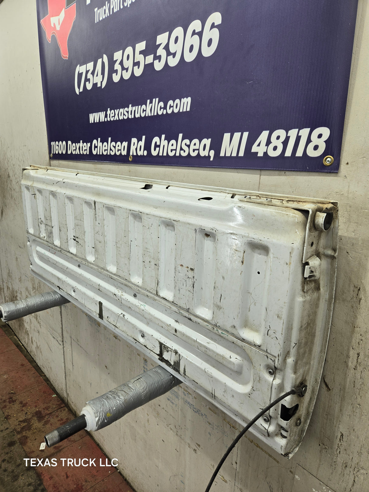 2008-2016 Ford Super Duty Tailgate F250 F350 F450 F550 - Oxford White