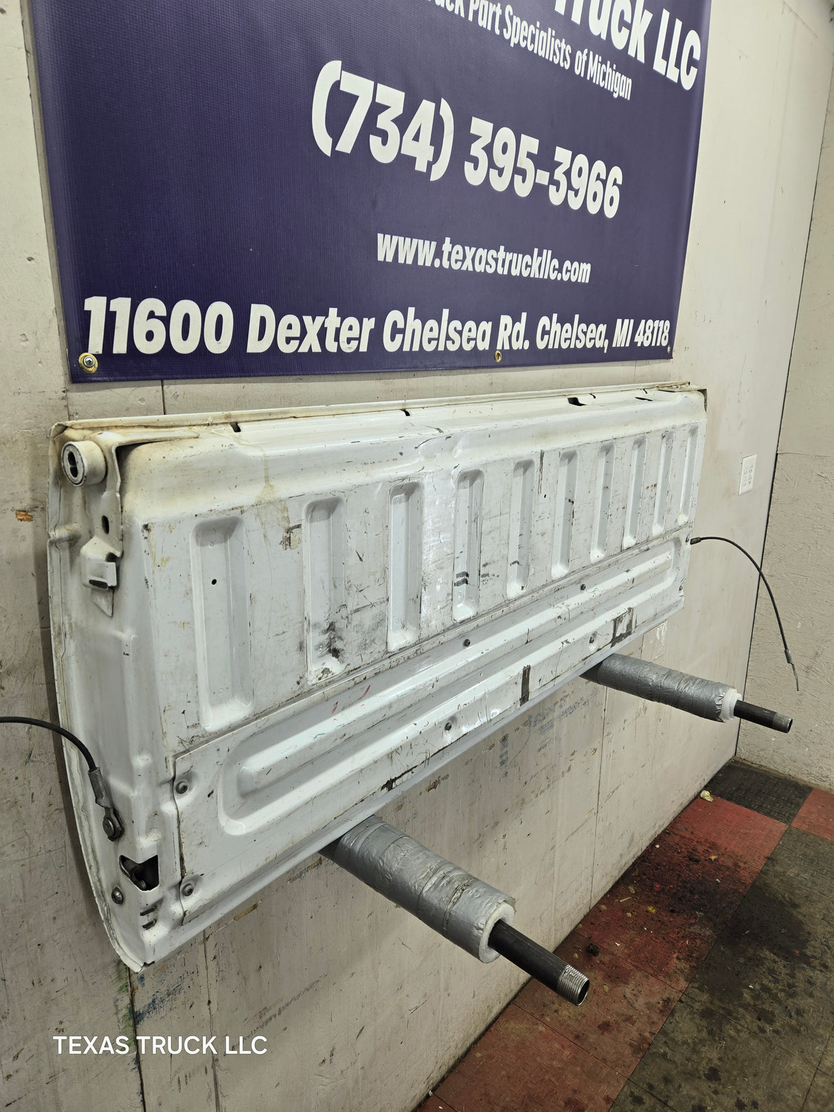 2008-2016 Ford Super Duty Tailgate F250 F350 F450 F550 - Oxford White