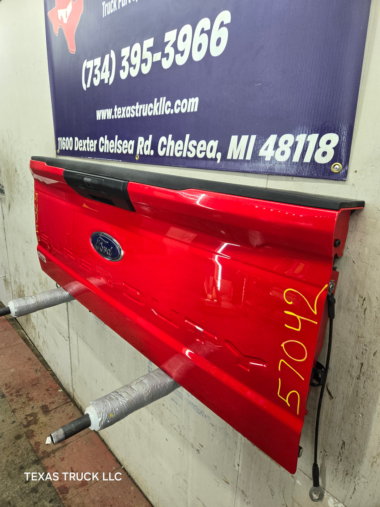 2023-2025 Ford Super Duty F250 F350 F450 F550 Tailgate - Red